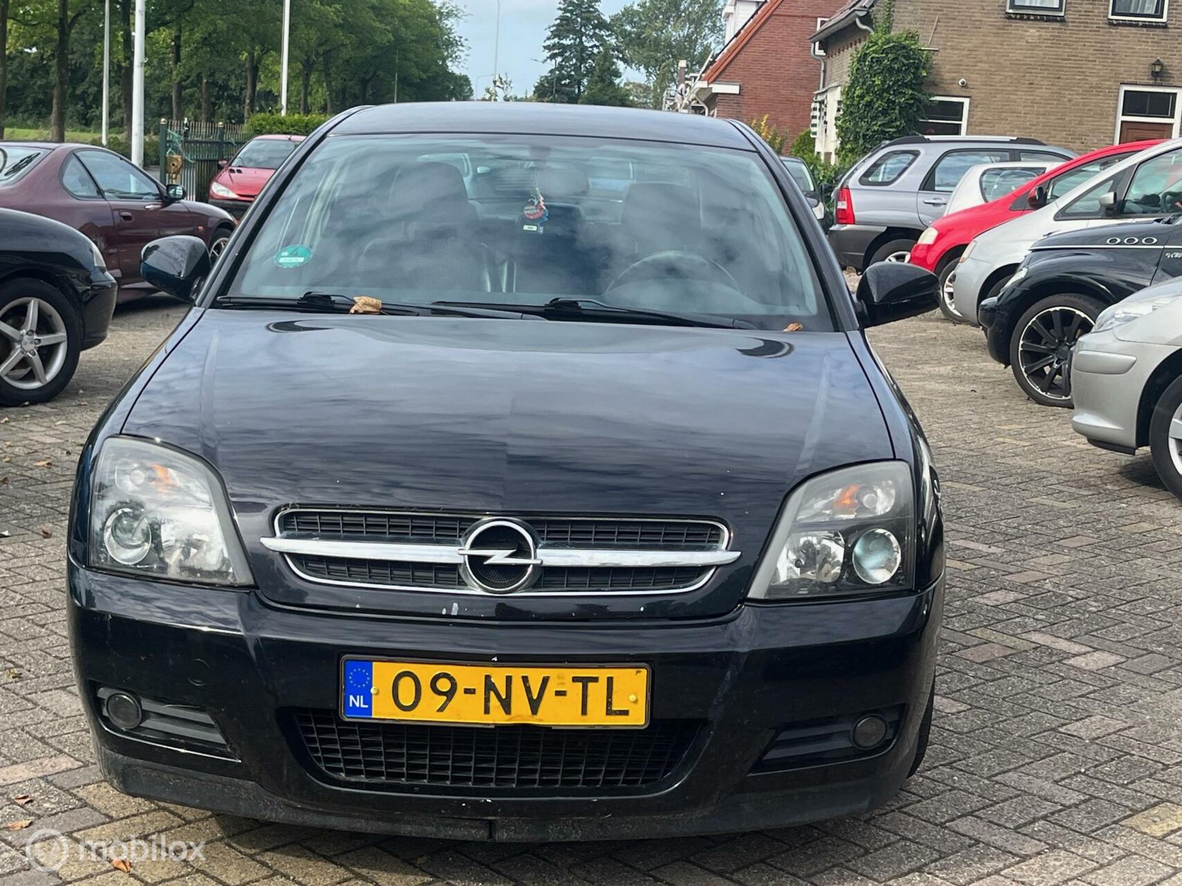 Foto van Opel Vectra GTS