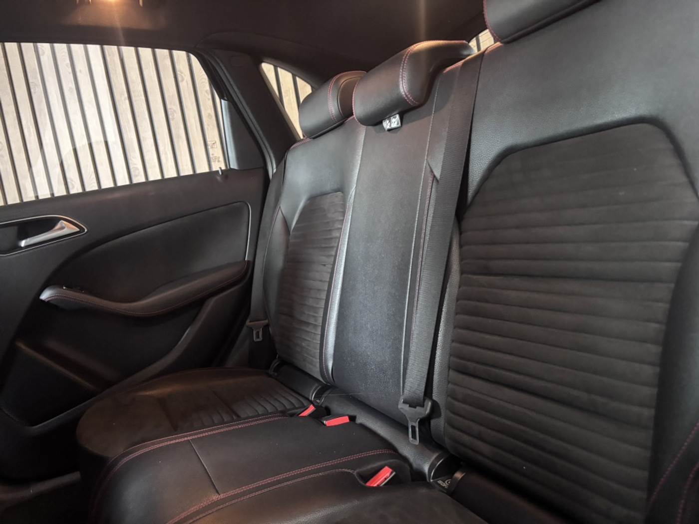 Foto van Mercedes-Benz B 180