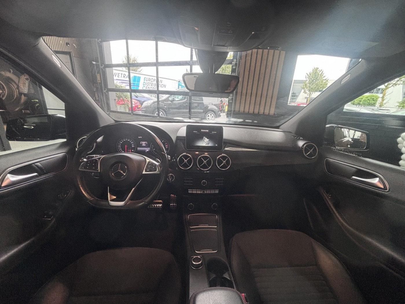 Foto van Mercedes-Benz B 180