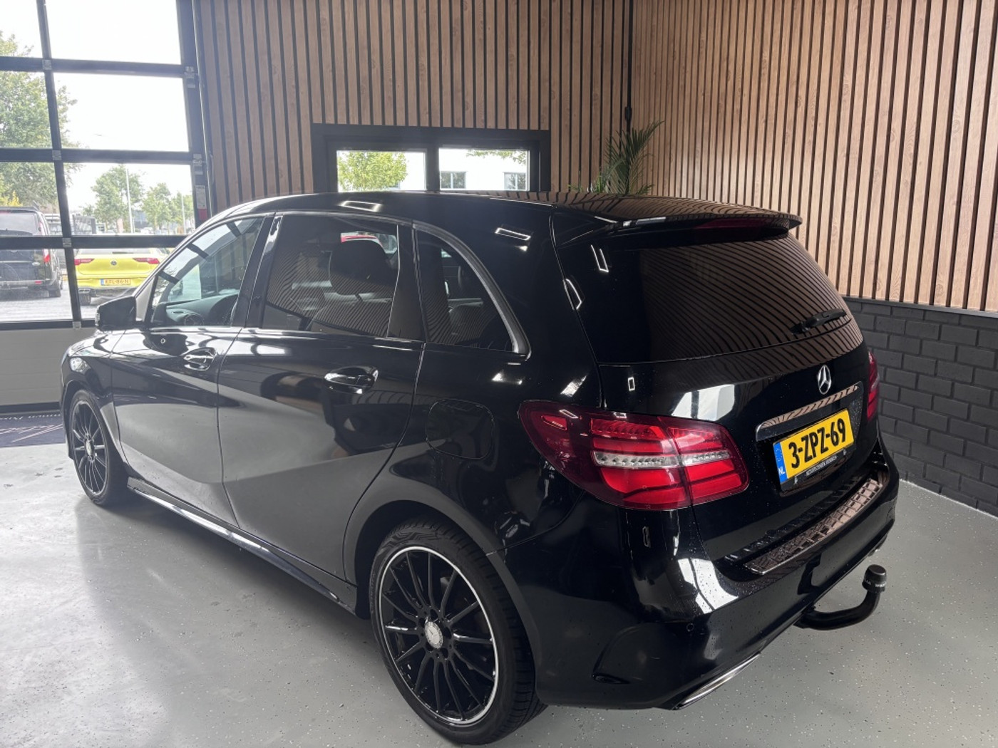 Foto van Mercedes-Benz B 180
