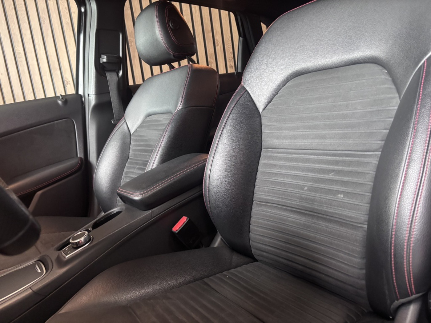 Foto van Mercedes-Benz B 180