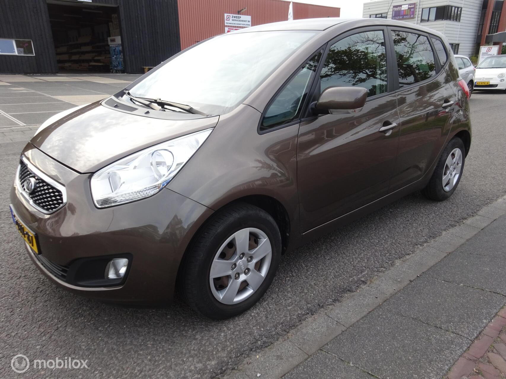 Kia Venga 1.4 CVVT ExecutiveLine 2014 - voorkant
