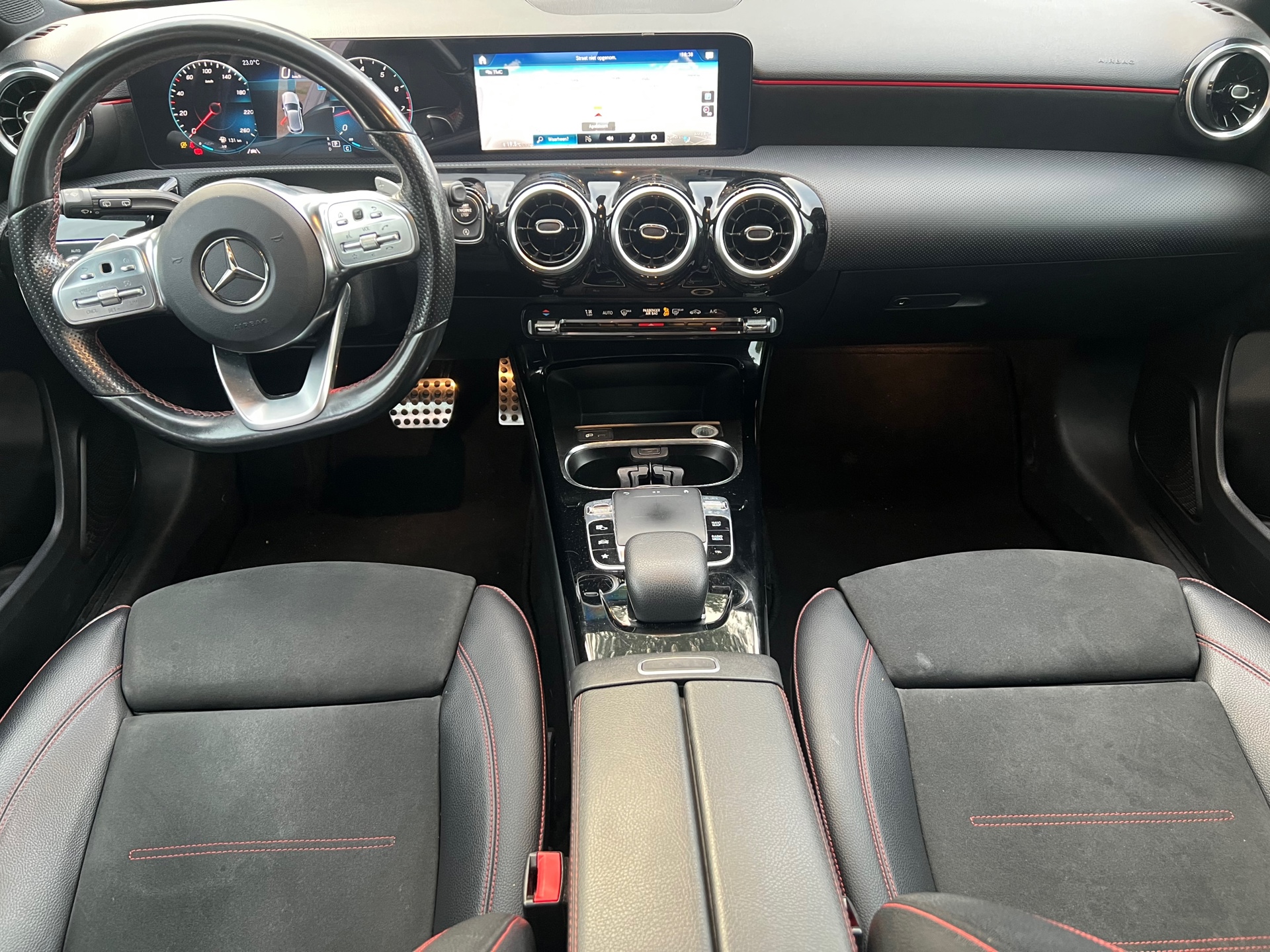Foto van Mercedes-Benz A 200