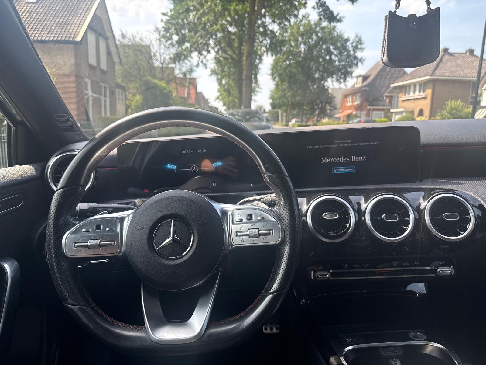 Foto van Mercedes-Benz A 200