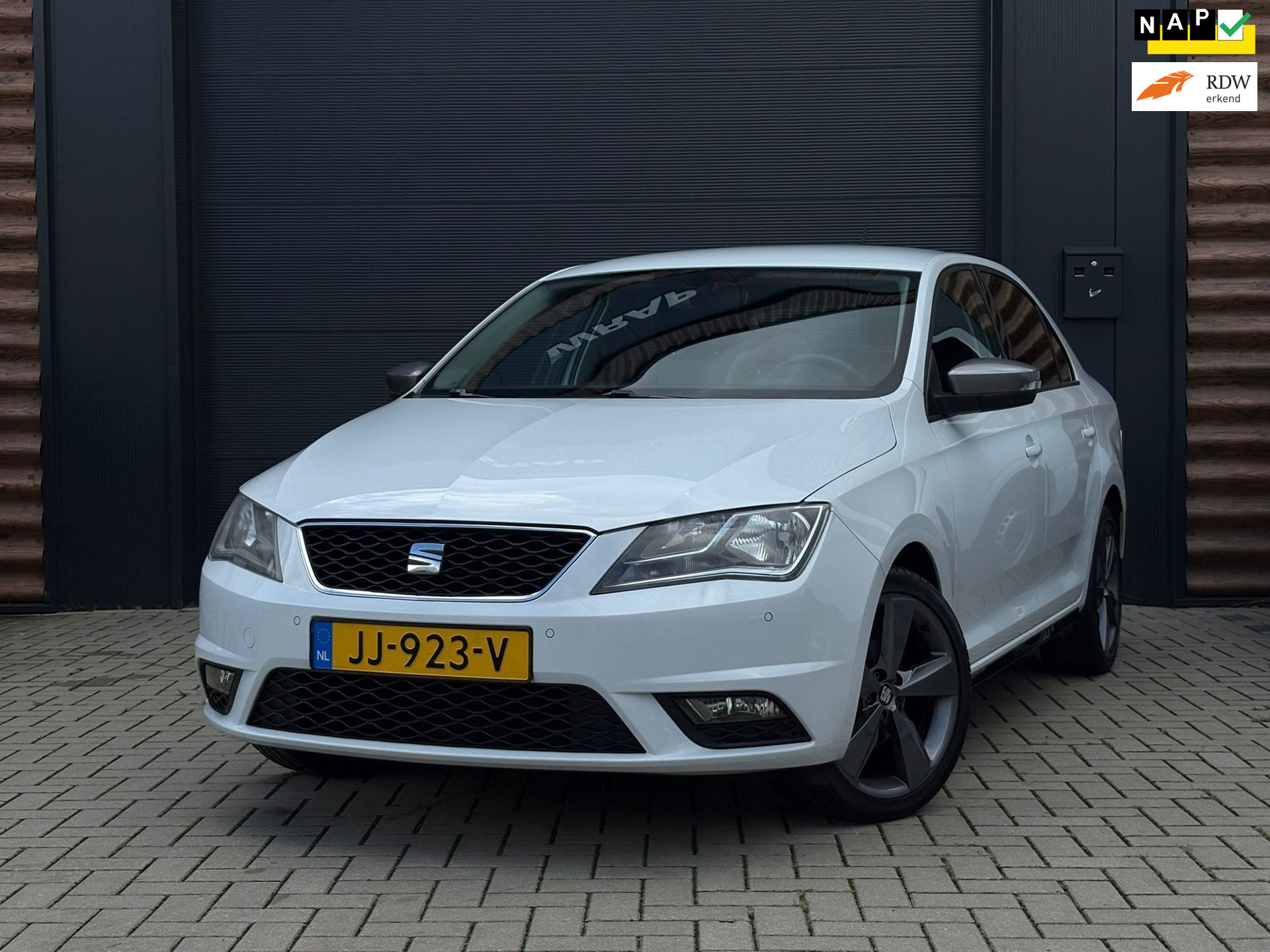 Seat Toledo 1.2 TSI FR Connect vol jaar apk 2016 - voorkant