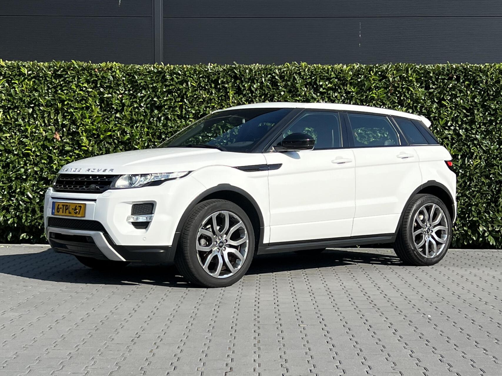 Land Rover Range Rover Evoque 2.2 SD4 4WD Prestige, NL AUTO, NAP LOGISCH, PANORAMADAK, NAVIGATIE, CRUISE CONTROL, CLIMATE CONTROL, STOE/STUURVERWARMING, MERIDIAN, MEMORY, LICHTMETAAL 19" 2014 - voorkant