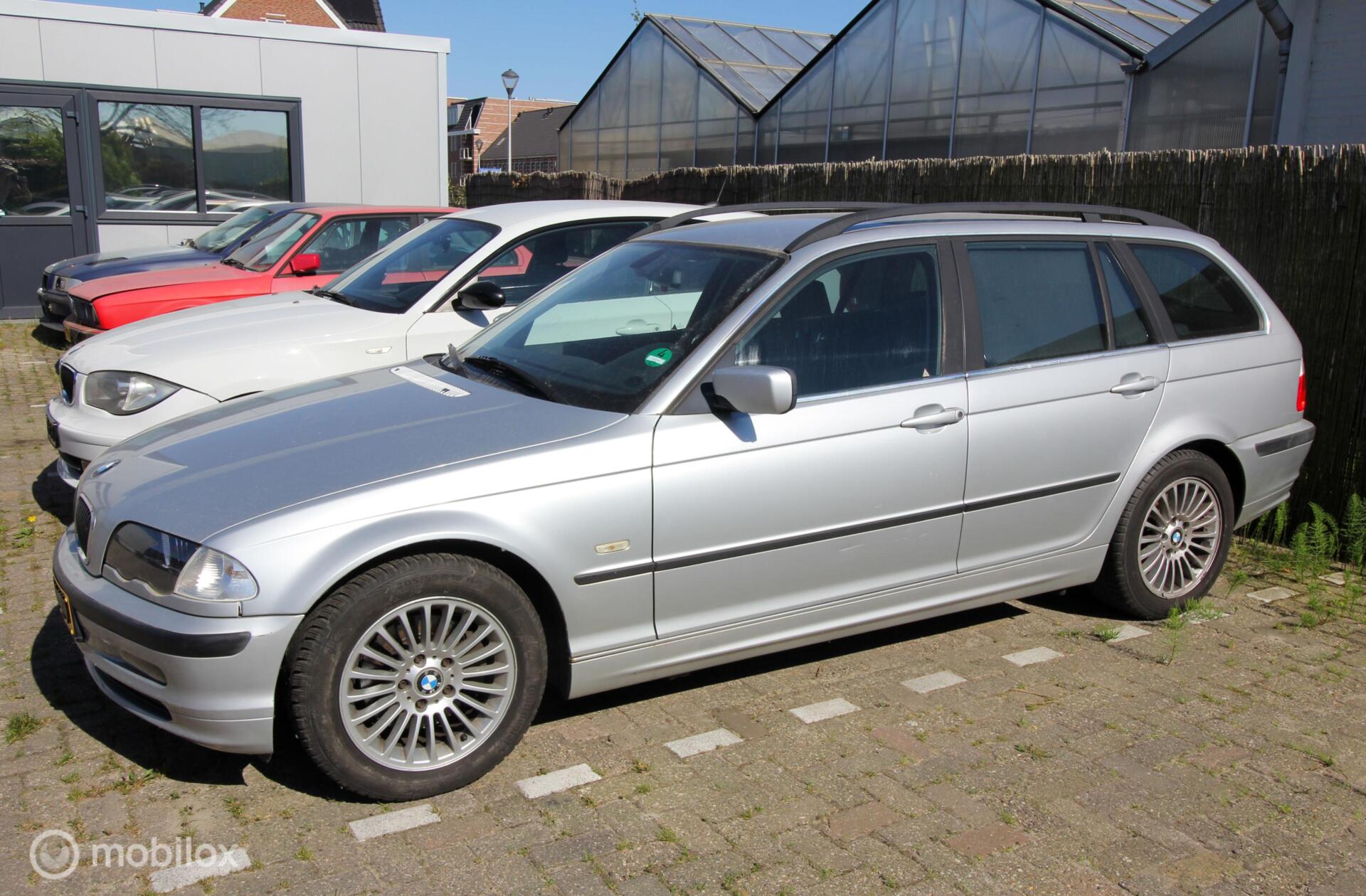 BMW 3er Reihe 320i Executive 6-cilinder E46 2001 - voorkant