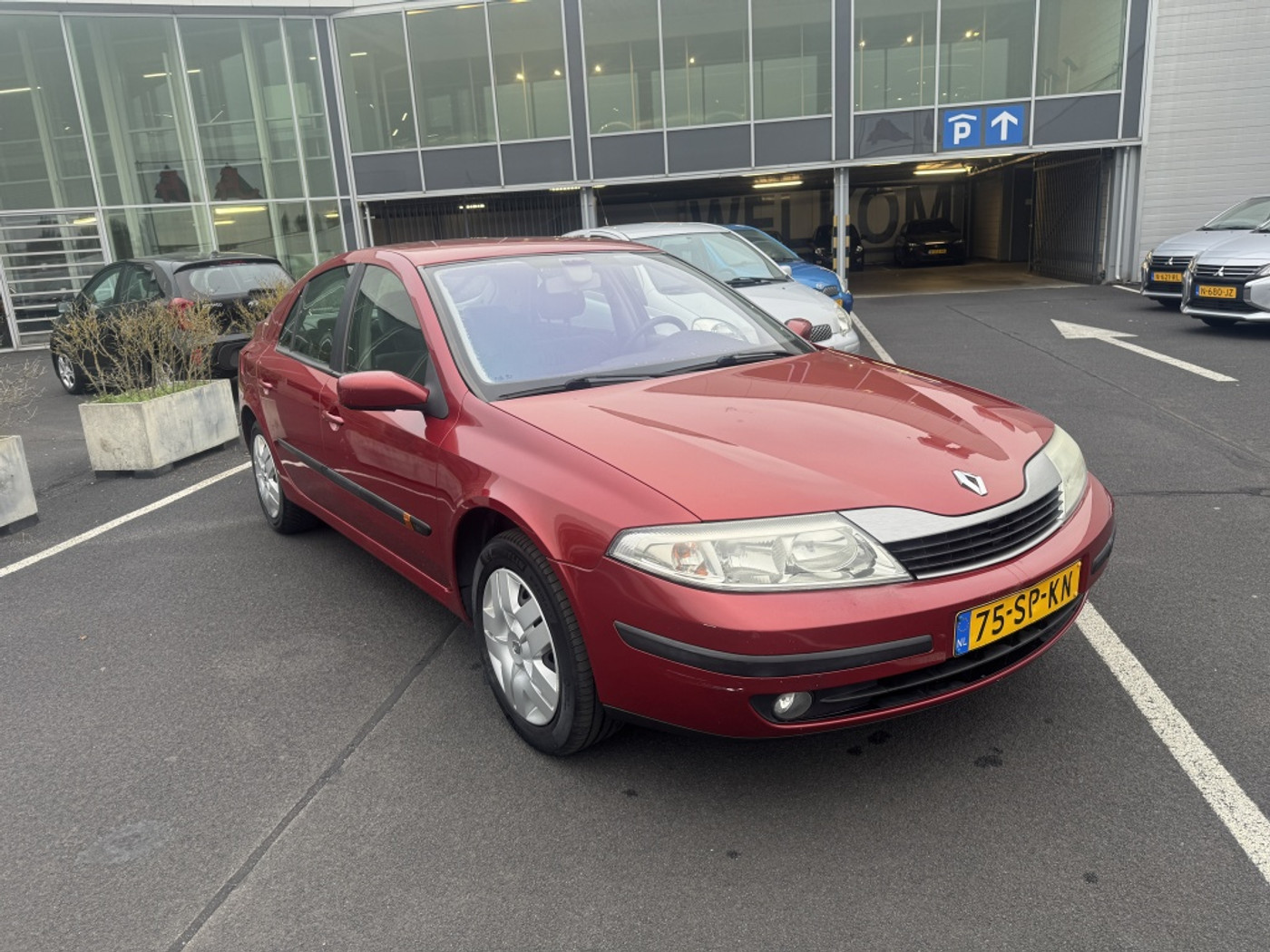 Renault Laguna 1.6-16V Expression 2003 - voorkant