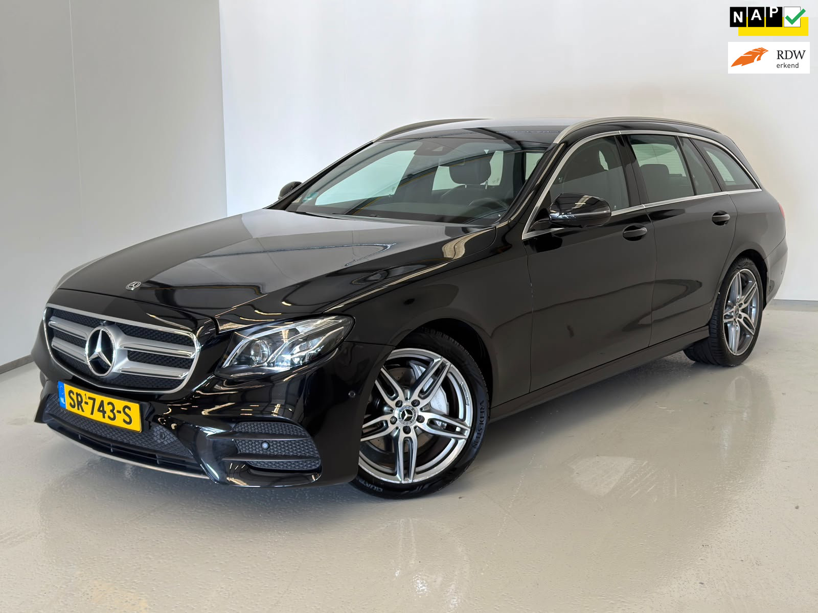 Mercedes-Benz E 220 D 220 d Business Solution AMG / NL-auto / BTW / Trekhaak 2018 - voorkant