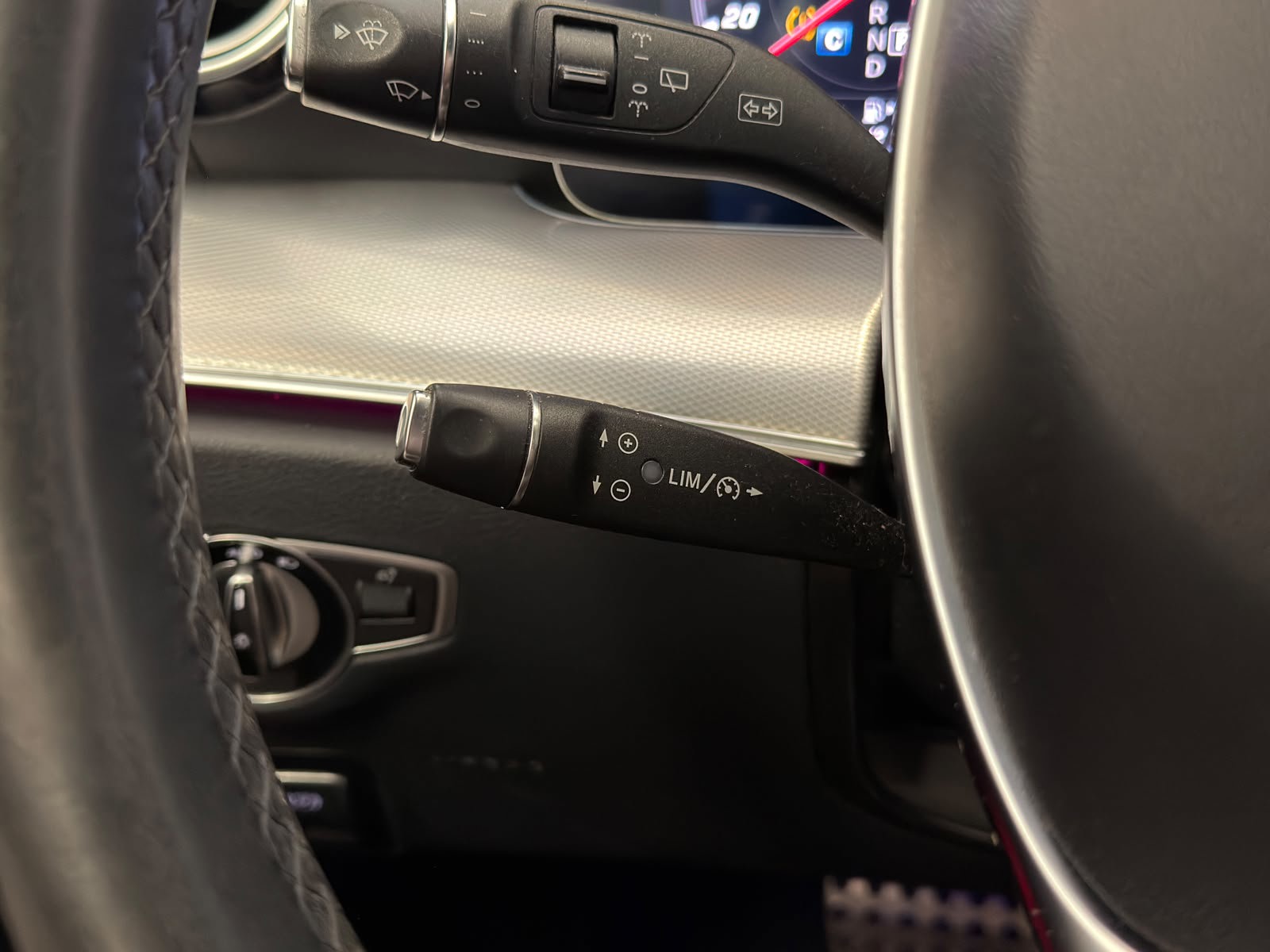 Foto van Mercedes-Benz E 220 D