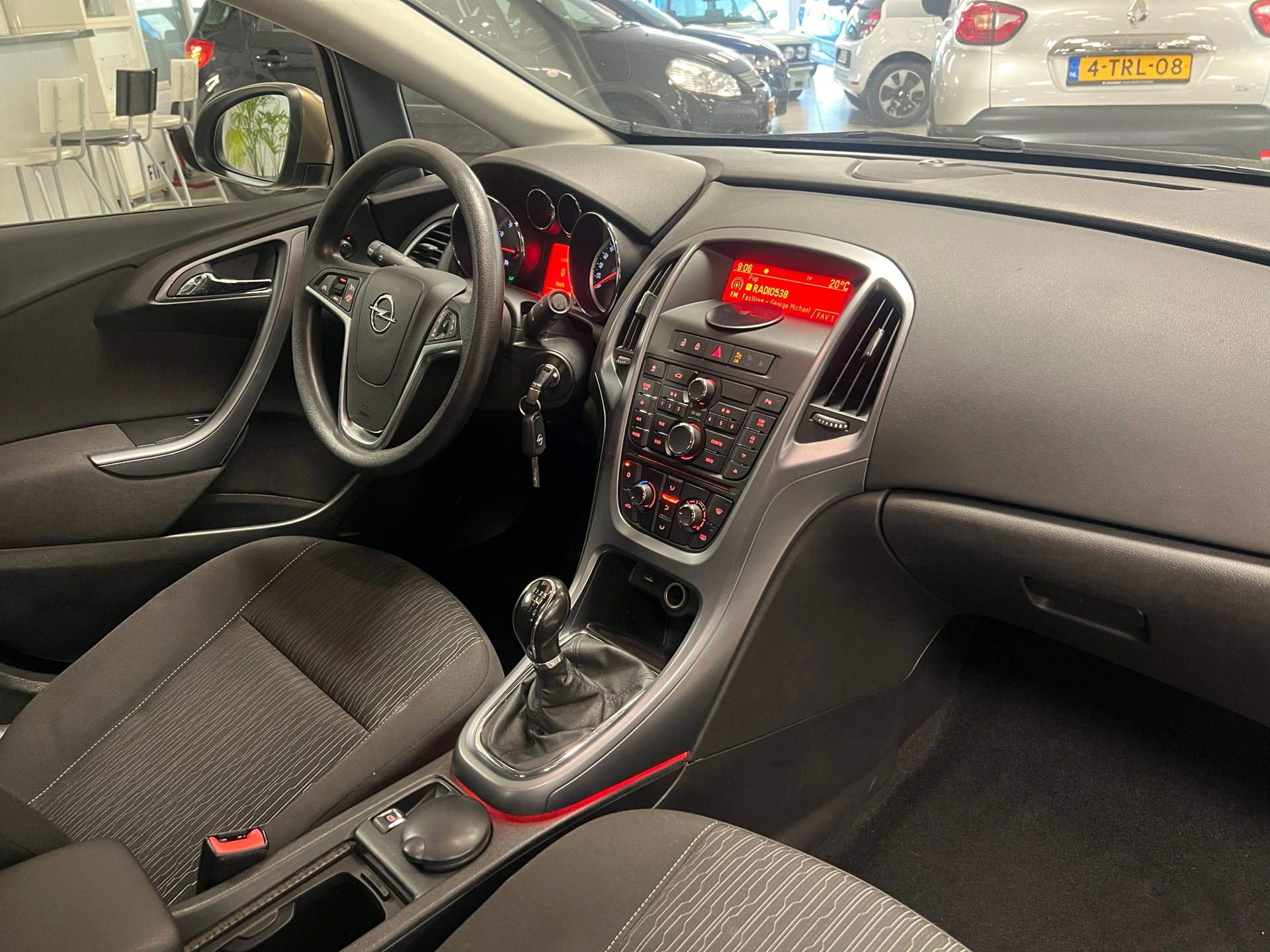 Foto van Opel Astra Notchback