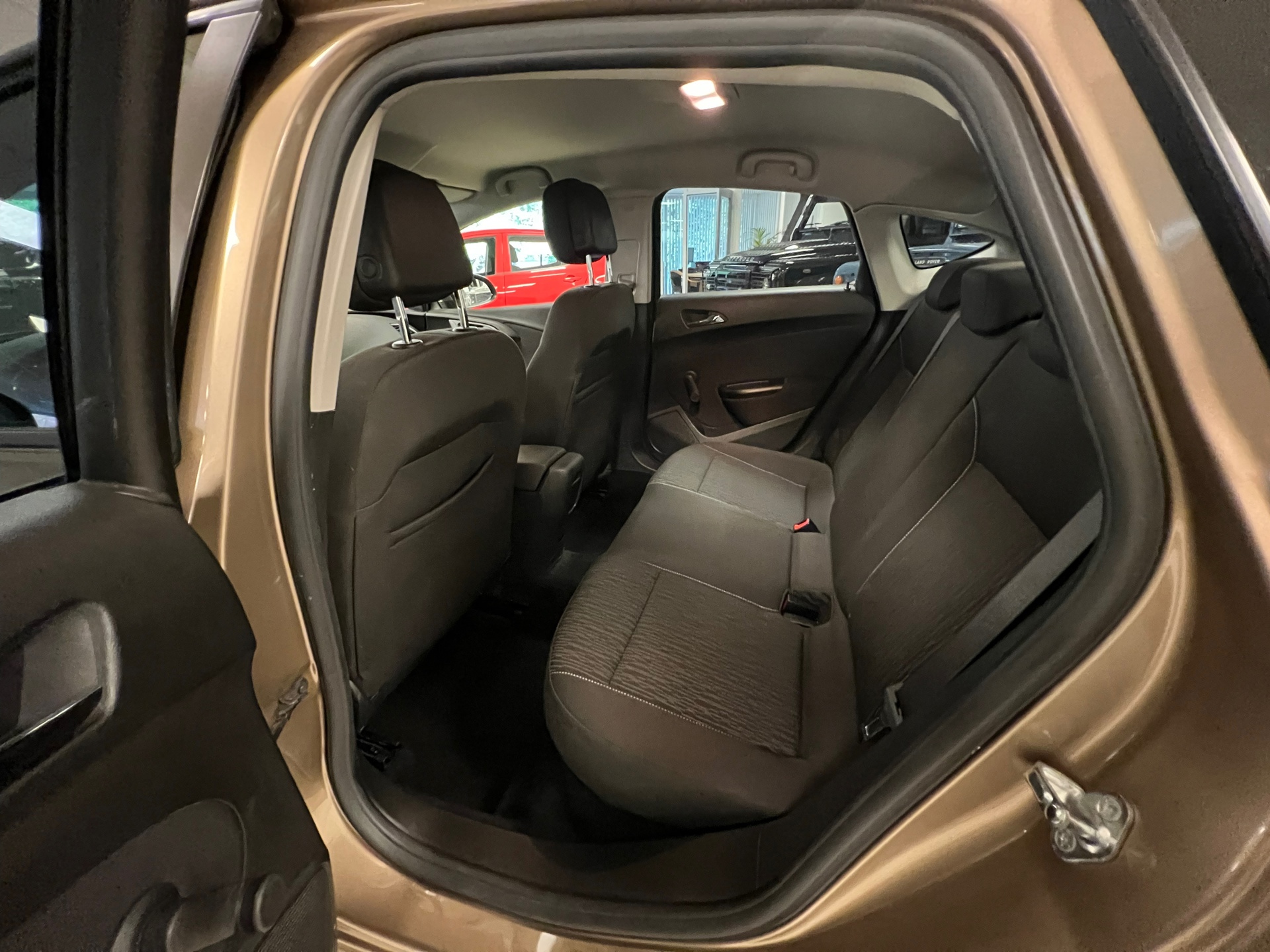Foto van Opel Astra Notchback