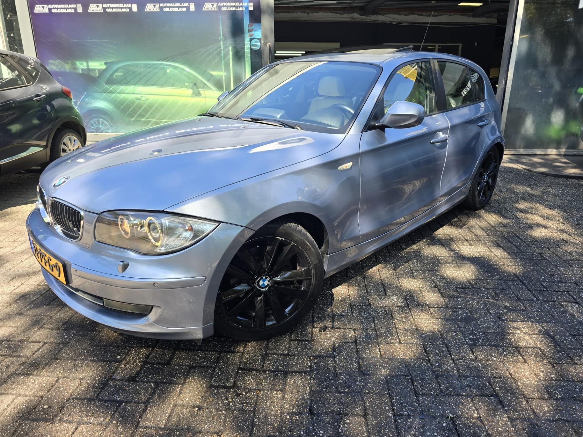 BMW 118i 118i | 3/6 OF 12 MND GARANTIE | SCHUIFDAK | LEDER 2011 - voorkant