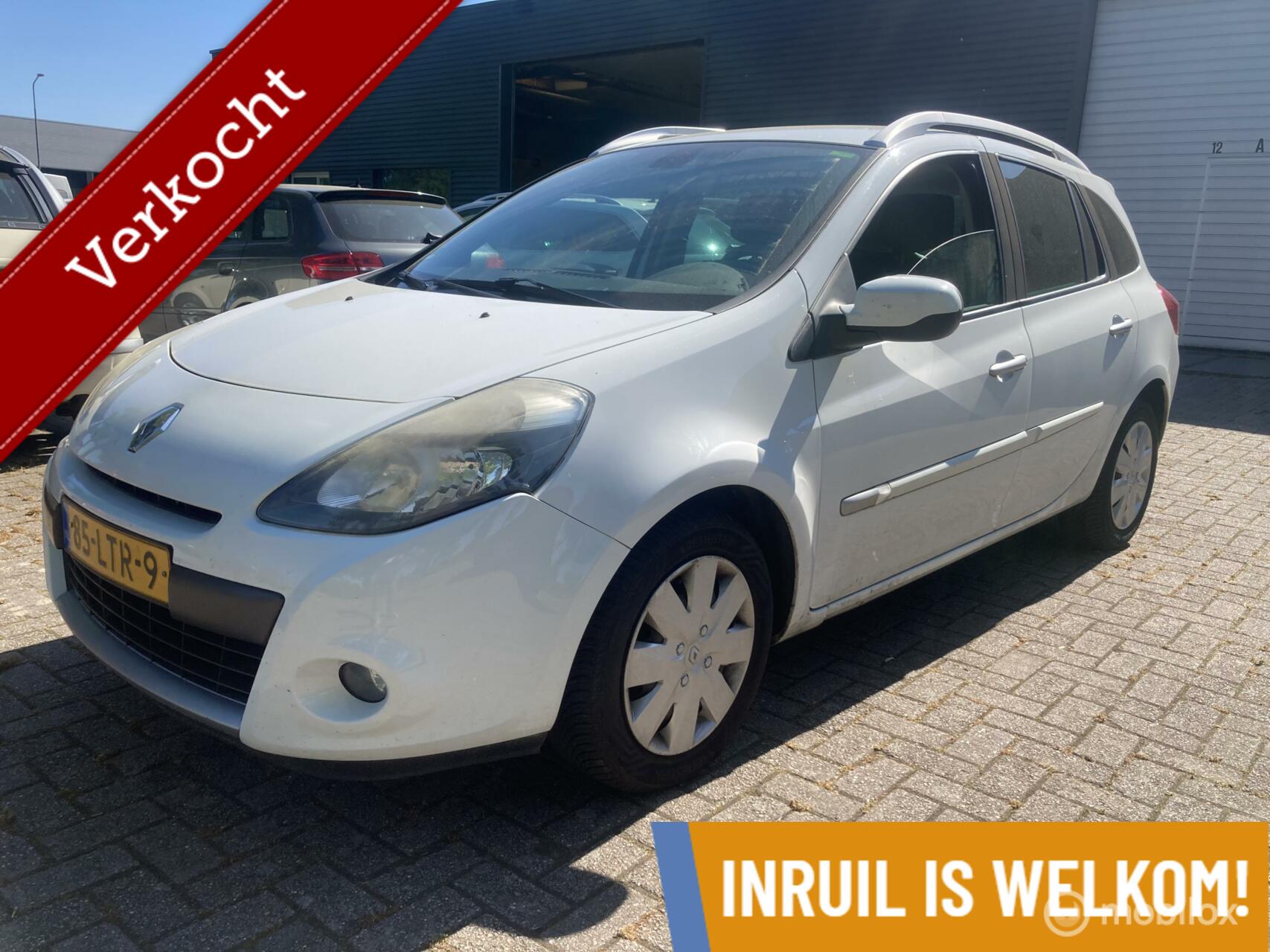 Renault Clio Estate 1.2 TCE Collection NIEUWE APK 2010 - voorkant