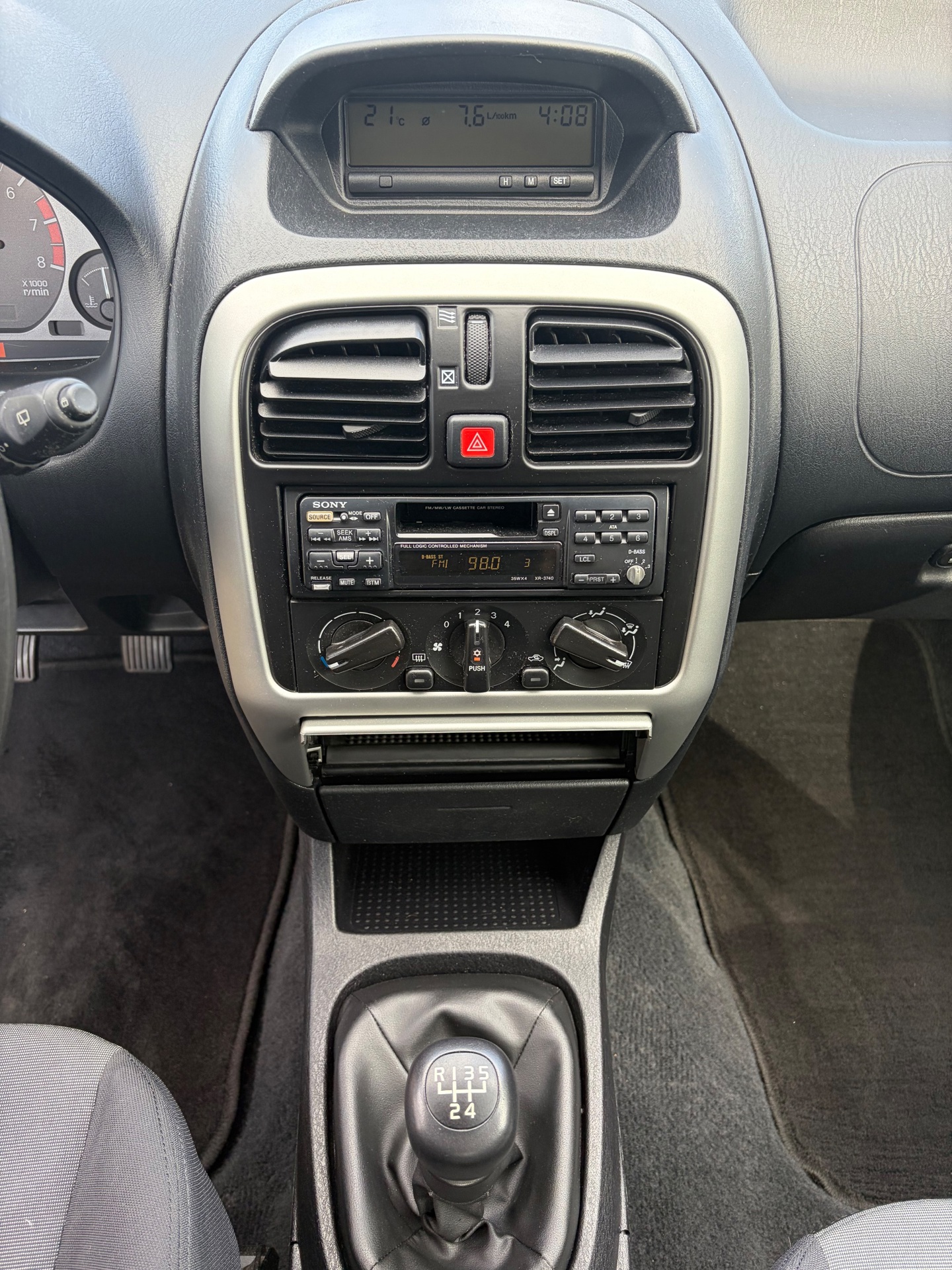 Foto van Mitsubishi Carisma