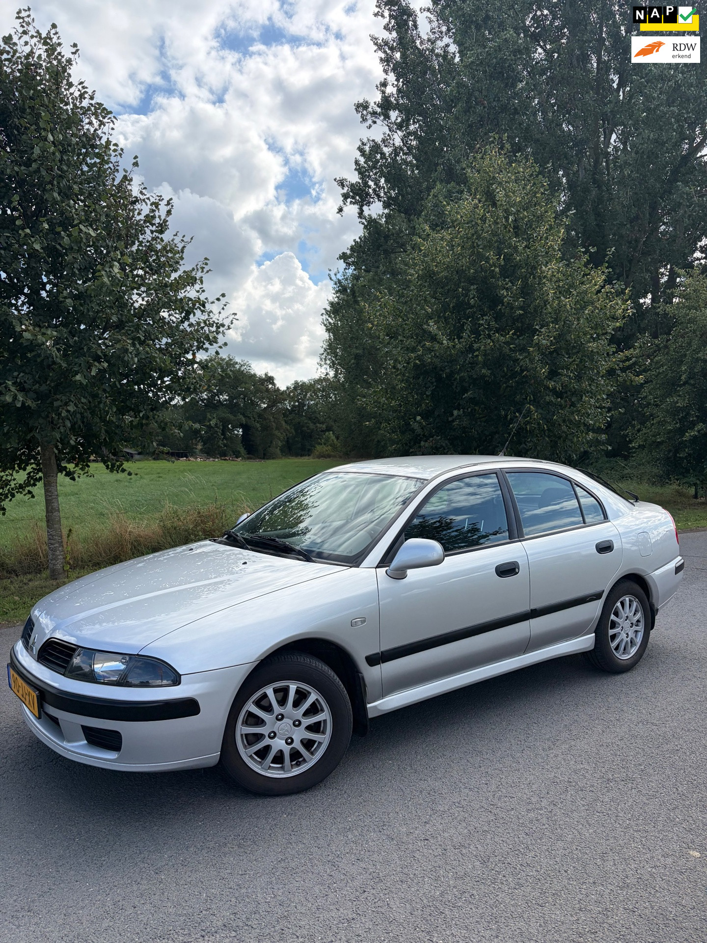 Mitsubishi Carisma 1.6 Comfort Drive, Nap, Eerste eigenaar 2002 - voorkant
