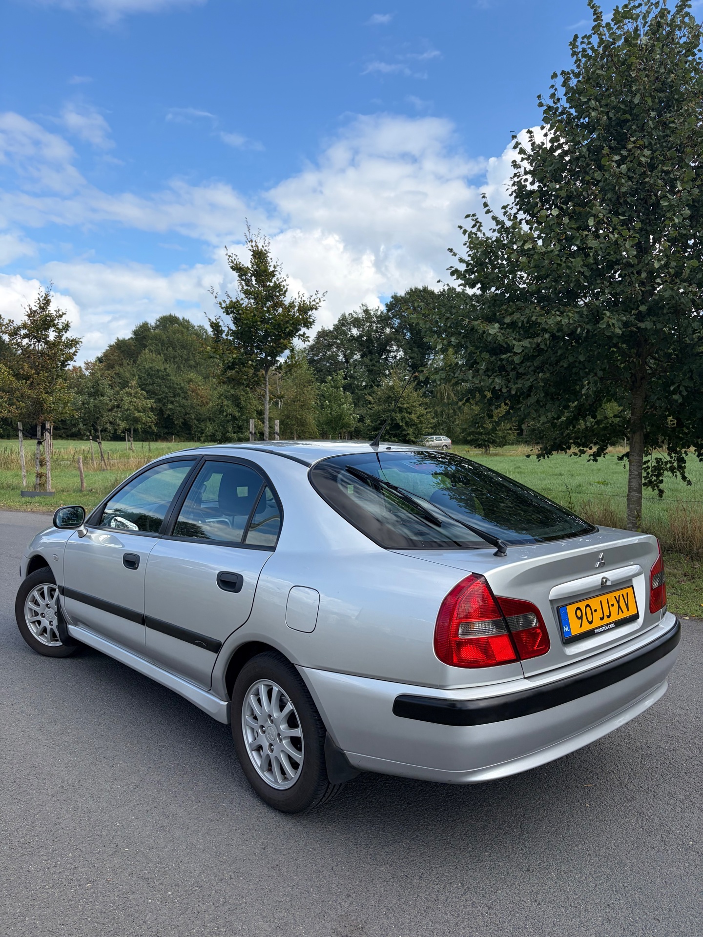 Foto van Mitsubishi Carisma