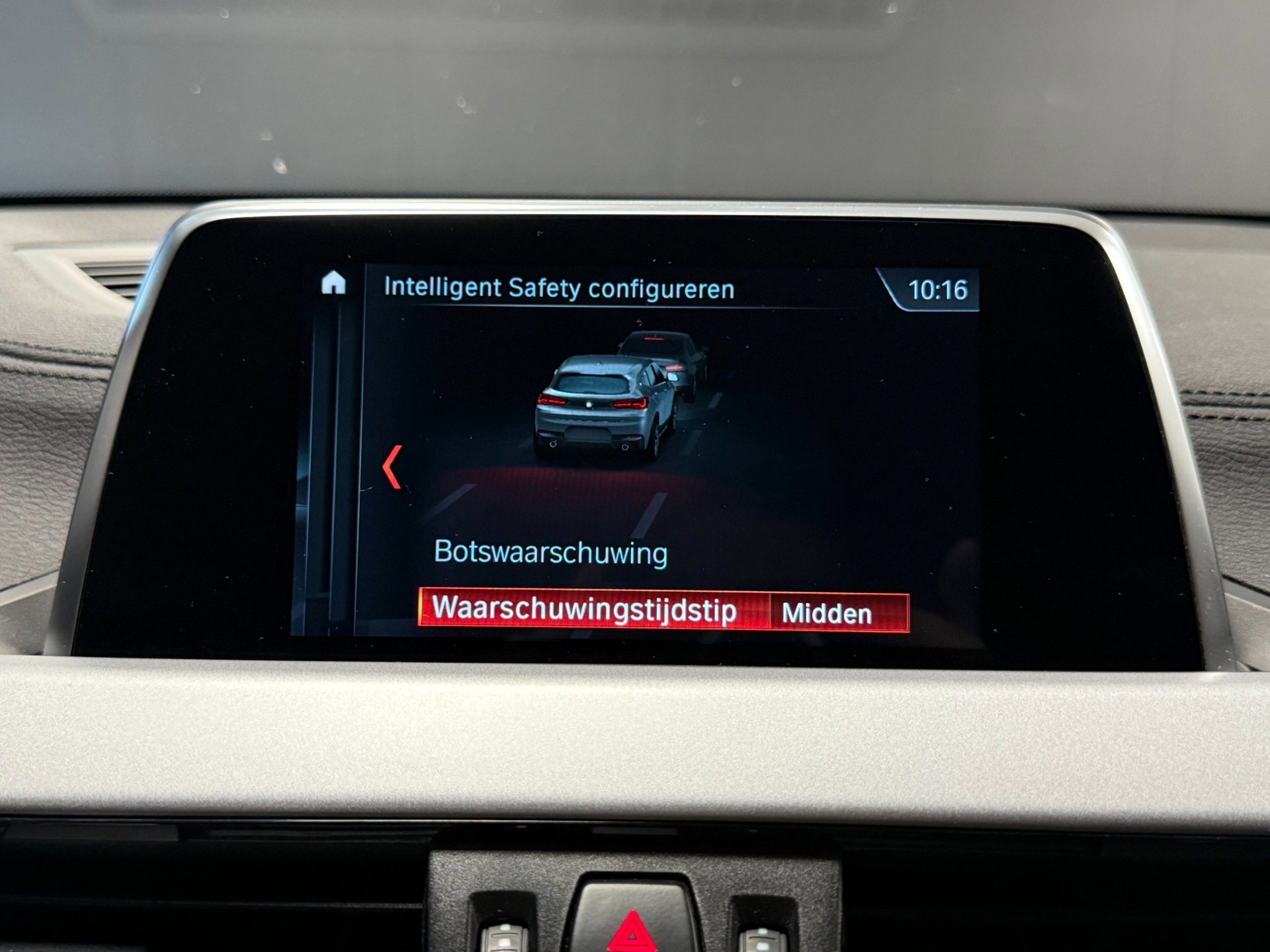 Foto van BMW X2 Sdrive18i