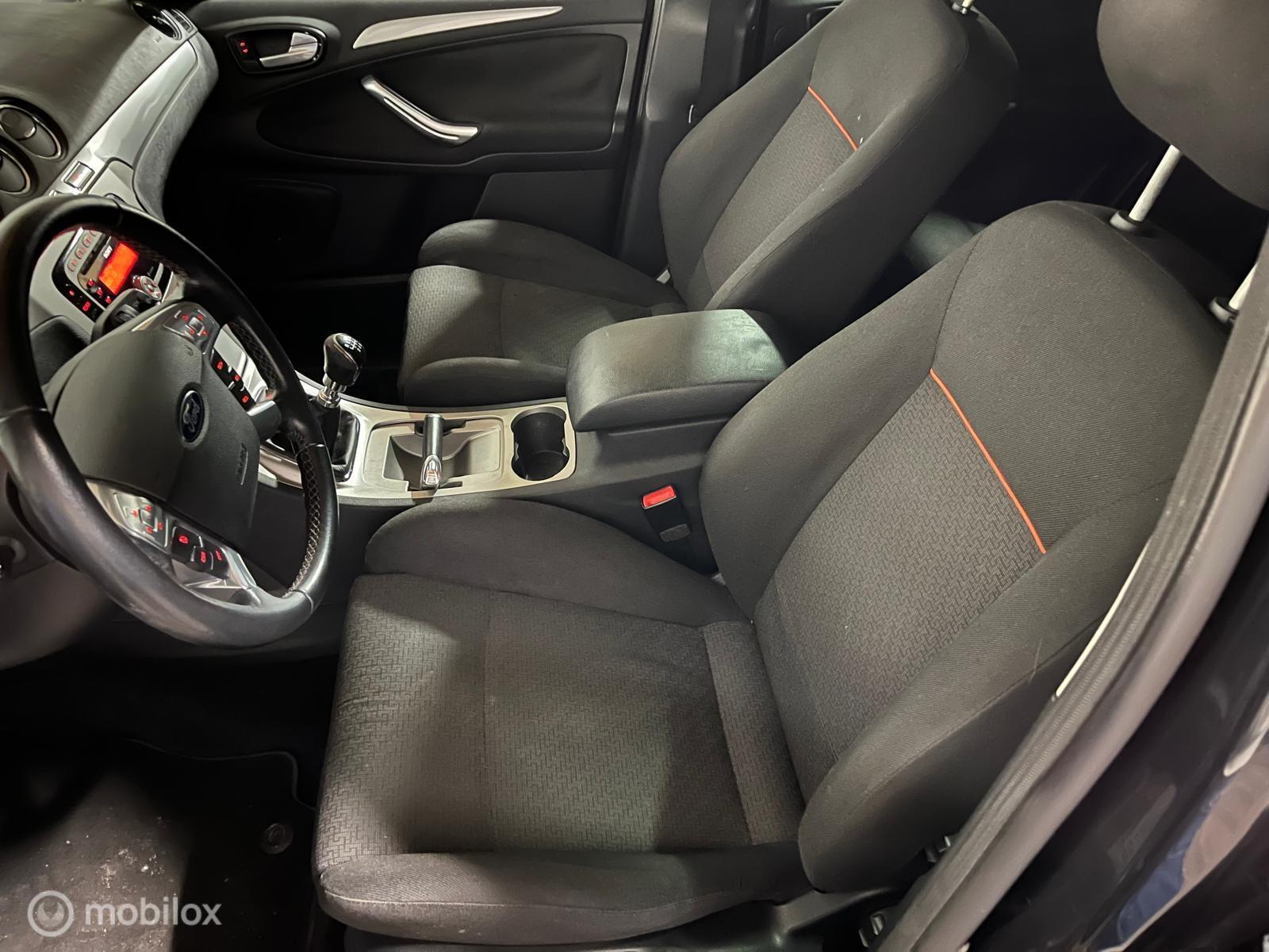 Foto van Ford S-max