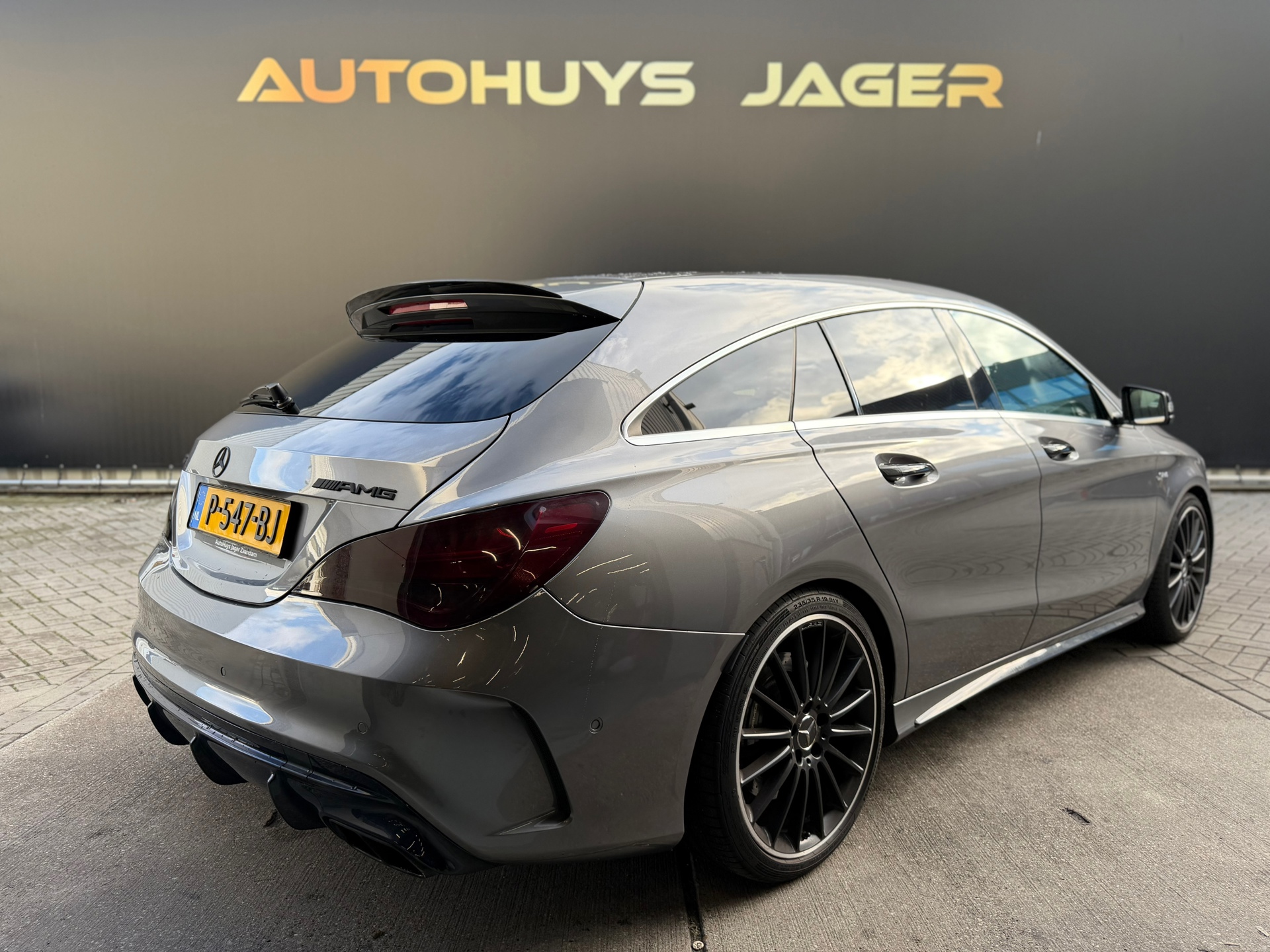 Foto van Mercedes-Benz AMG Cla 45