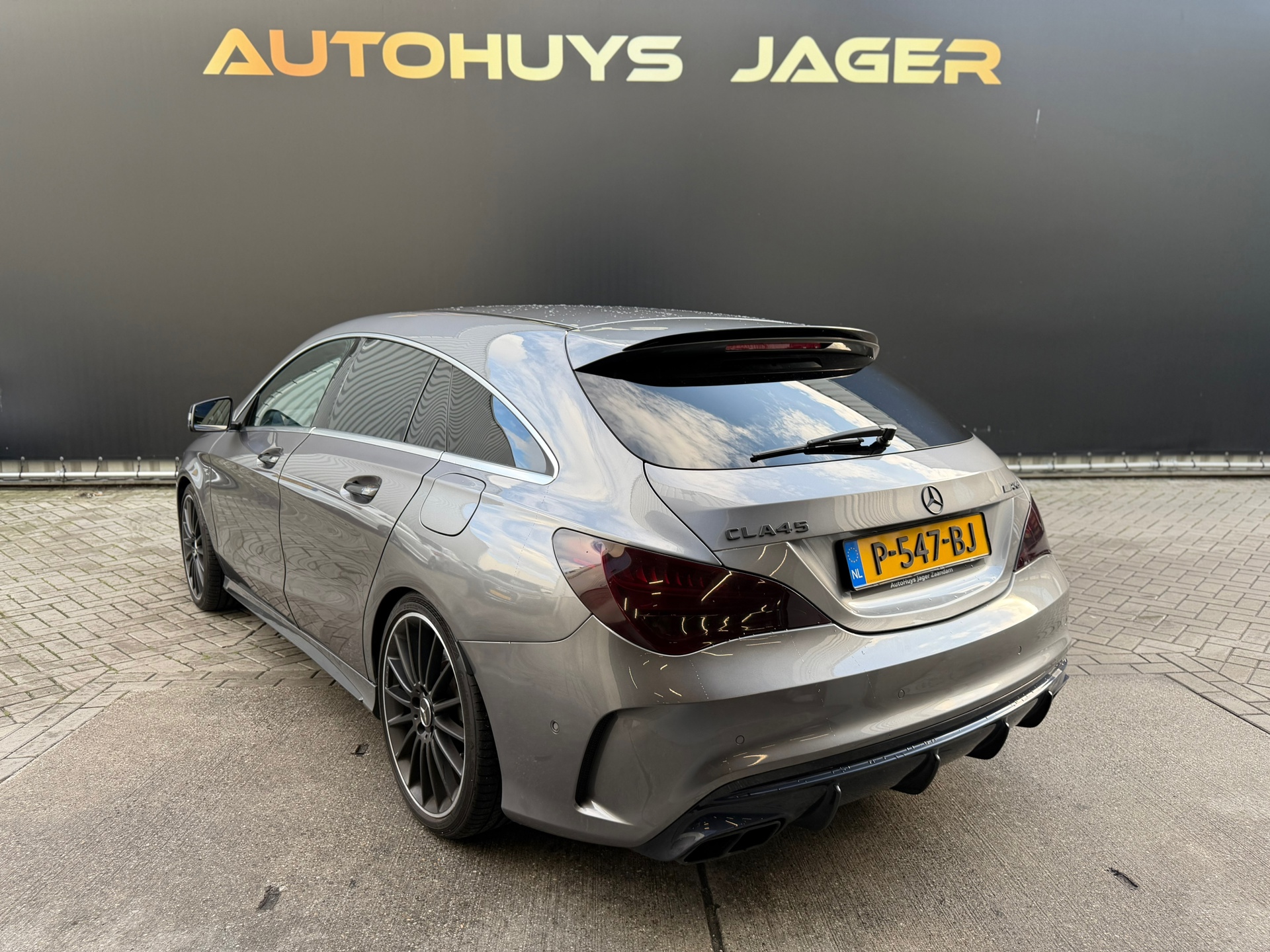 Foto van Mercedes-Benz AMG Cla 45