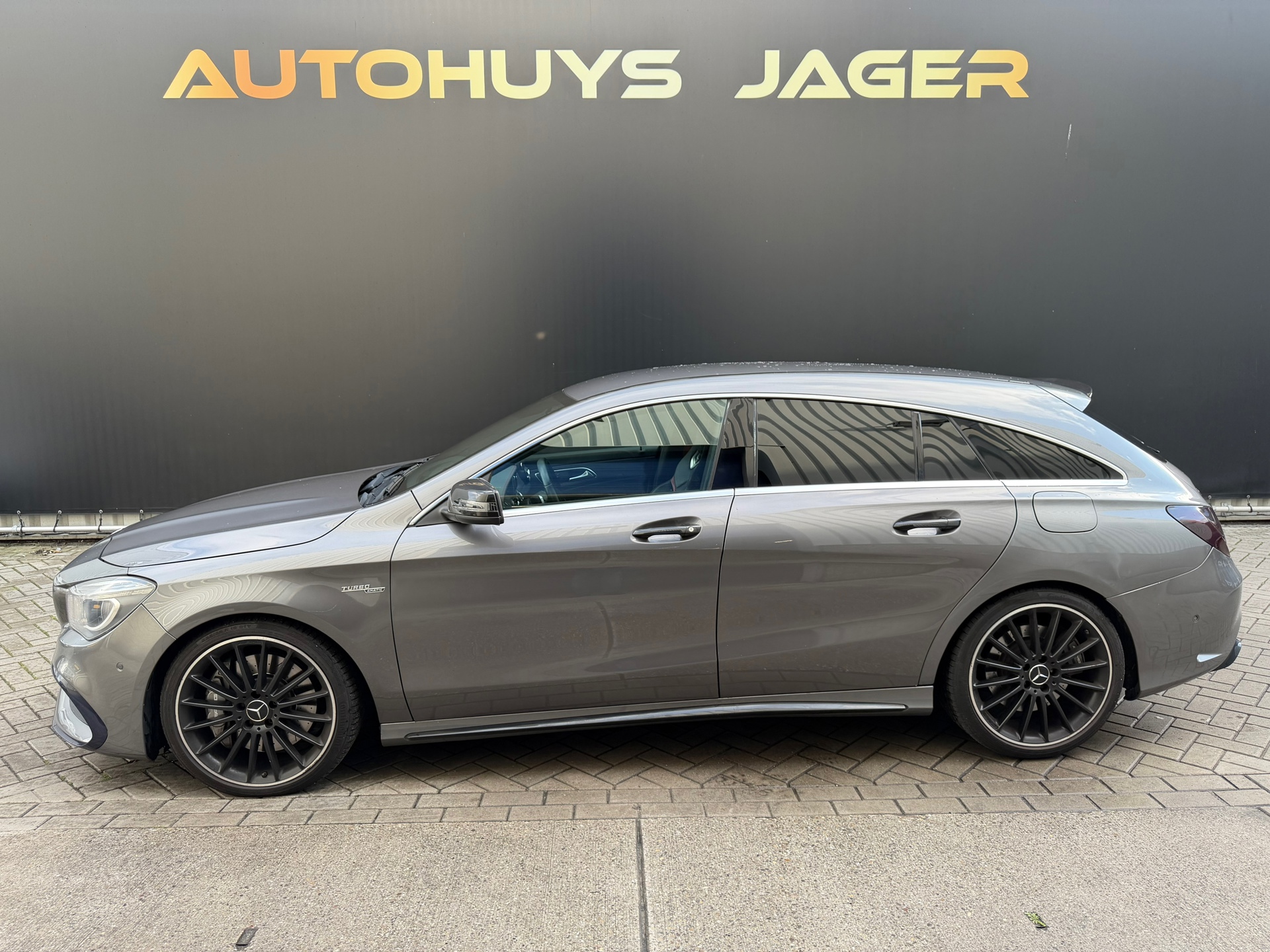 Foto van Mercedes-Benz AMG Cla 45