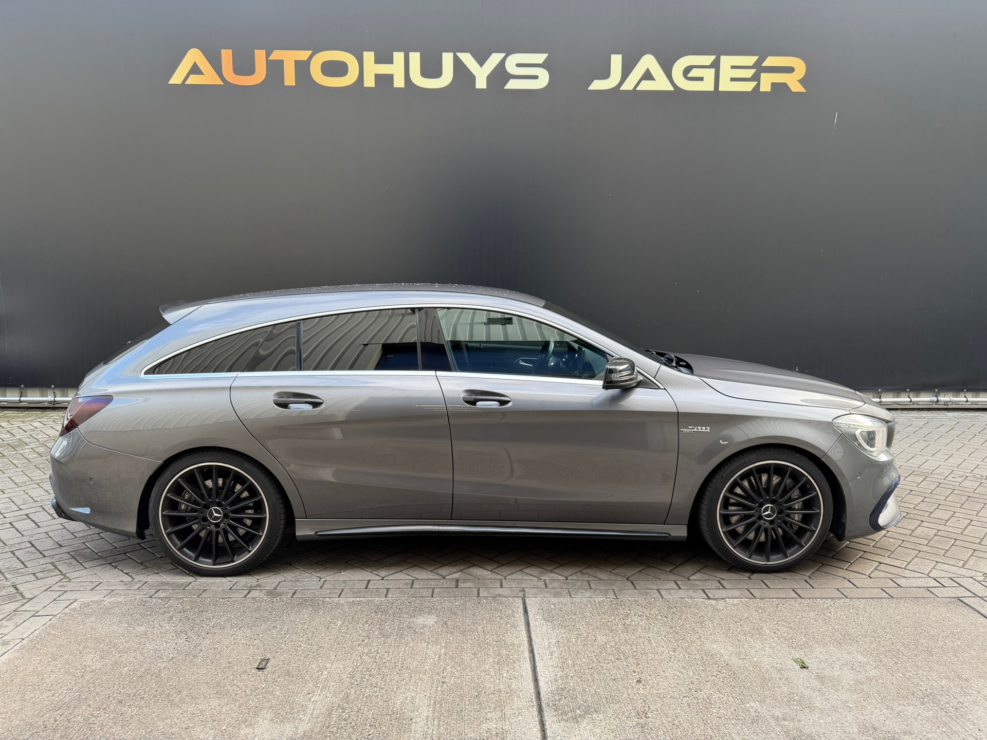 Foto van Mercedes-Benz AMG Cla 45