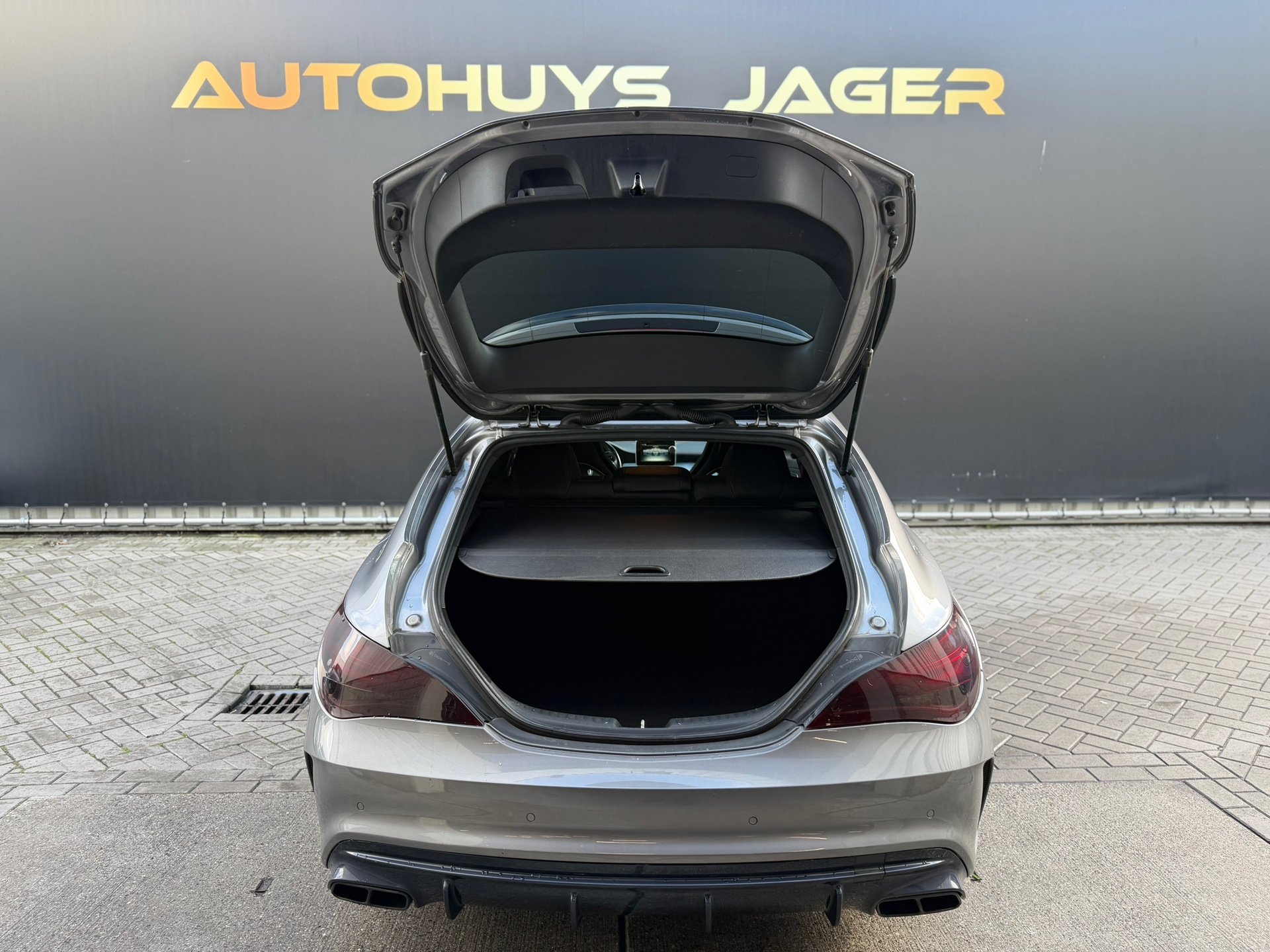 Foto van Mercedes-Benz AMG Cla 45