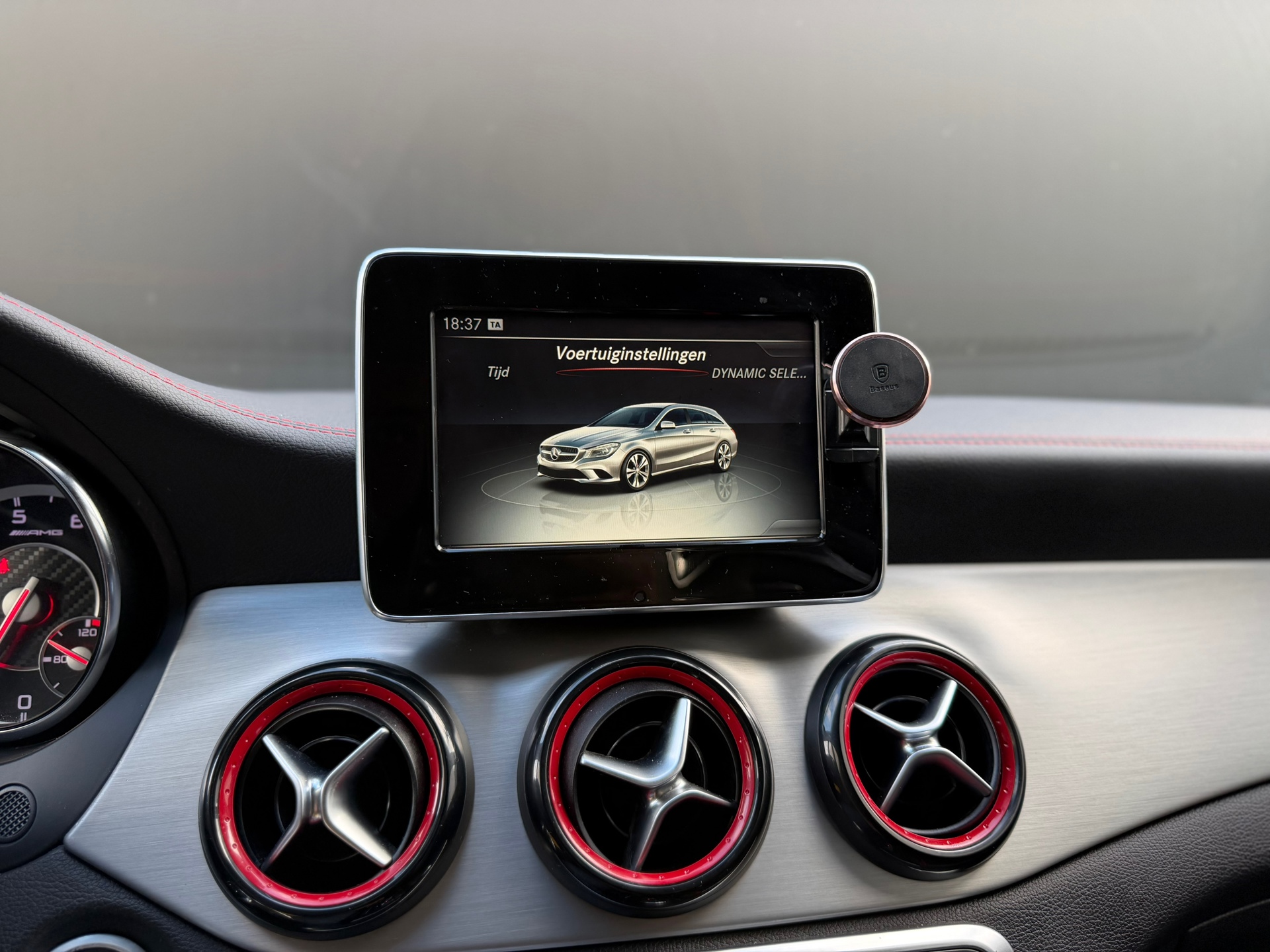 Foto van Mercedes-Benz AMG Cla 45