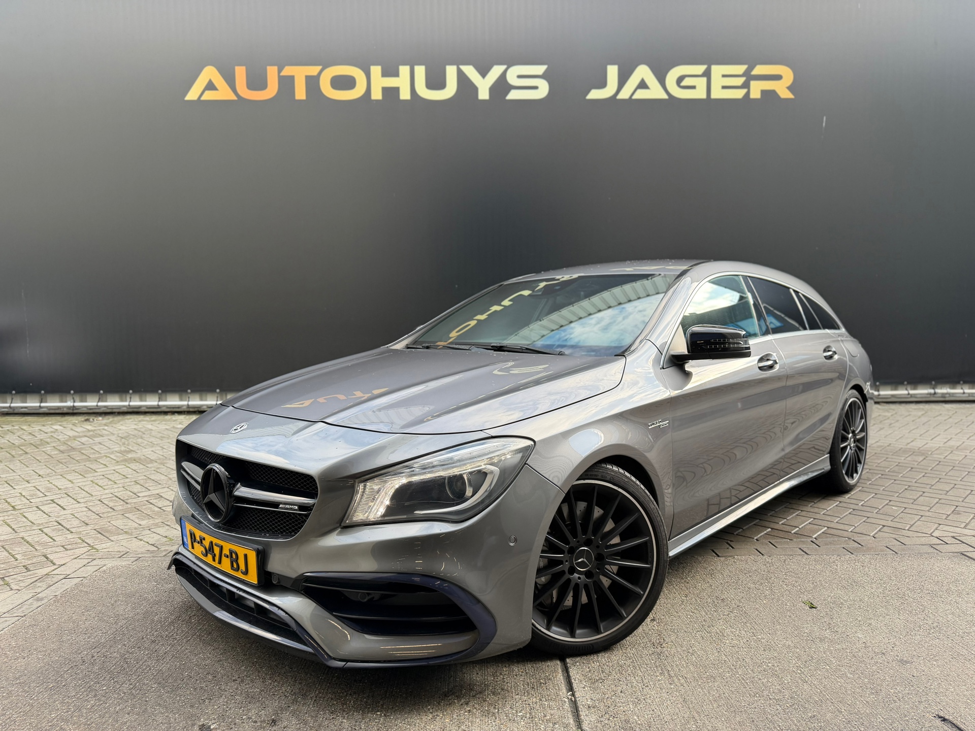 Mercedes-Benz AMG Cla 45 AMG 45 4MATIC OrangeArt Edition Schaalstoelen 2015 - voorkant