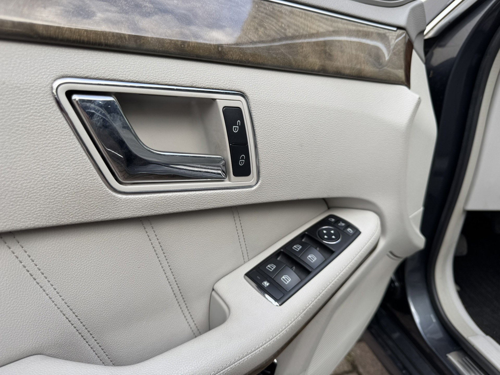 Foto van Mercedes-Benz E 250 Cgi