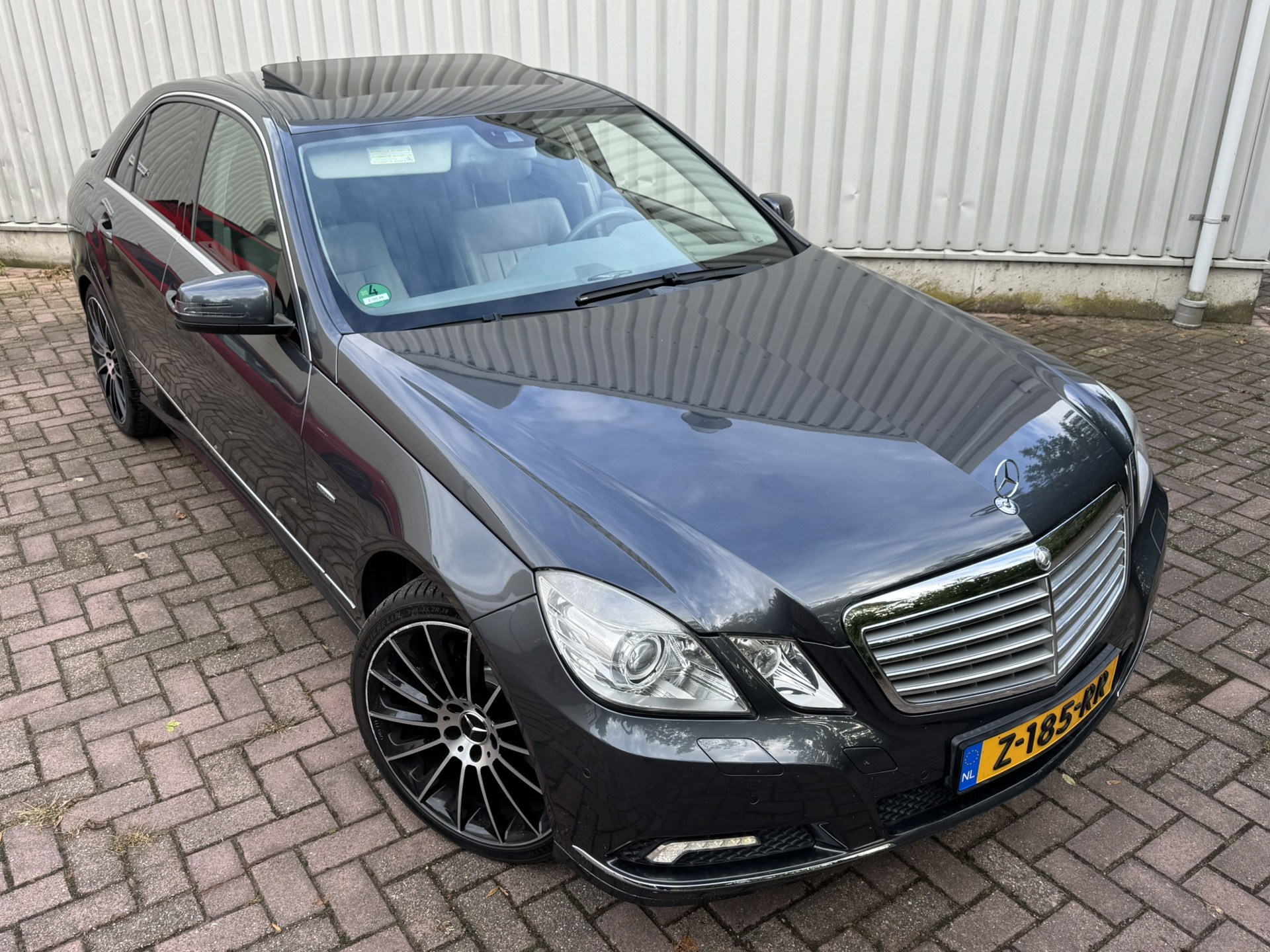 Foto van Mercedes-Benz E 250 Cgi
