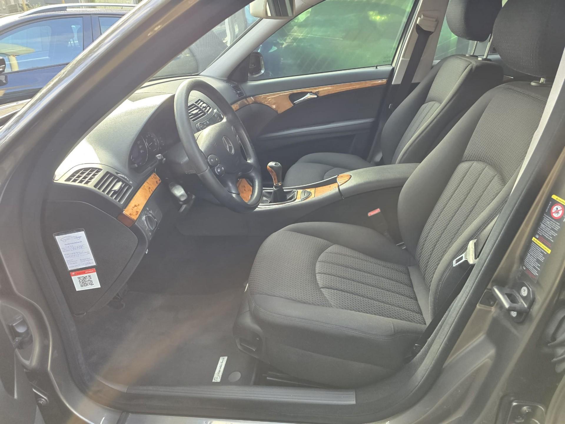 Foto van Mercedes-Benz E 230