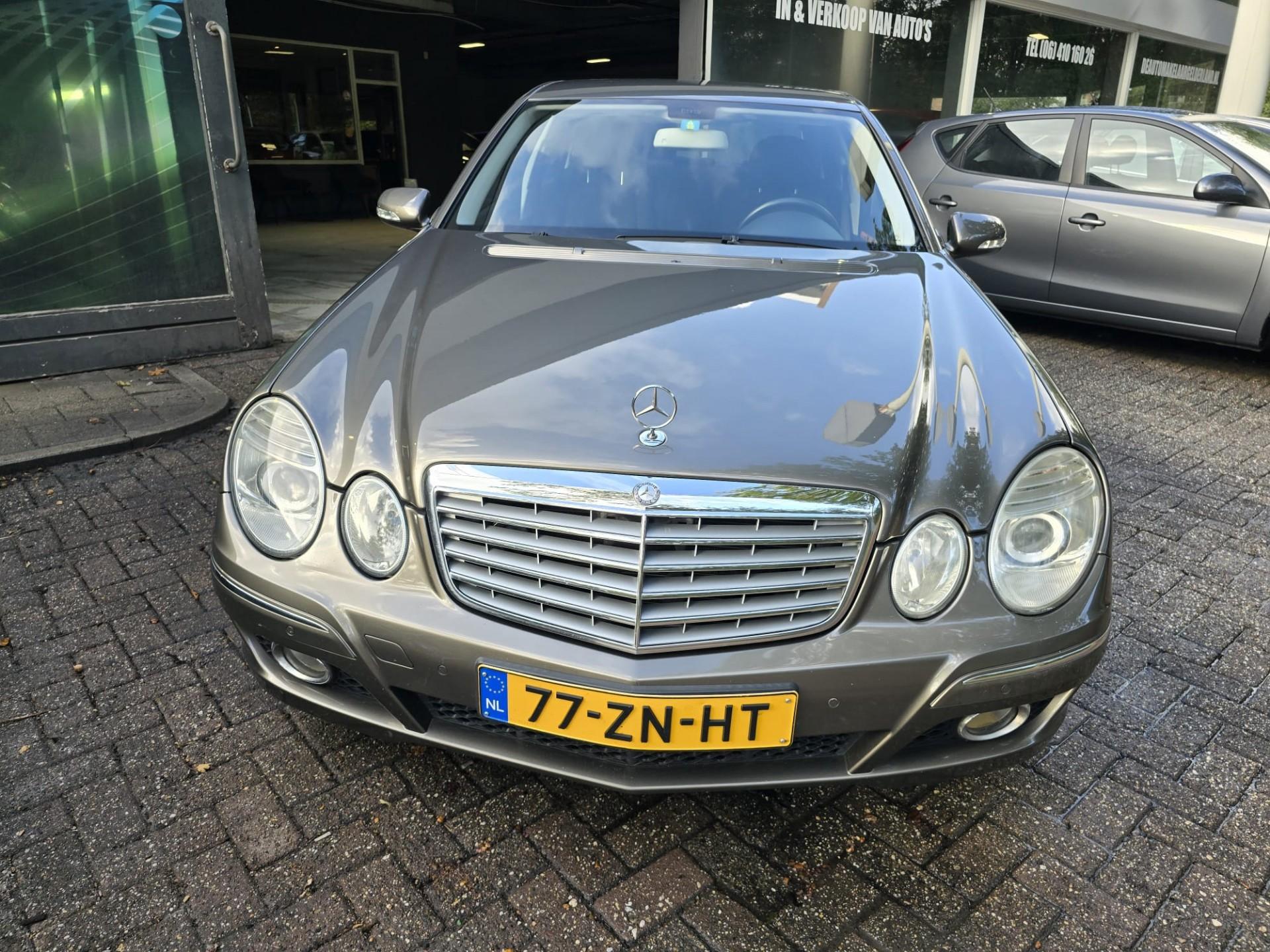 Foto van Mercedes-Benz E 230