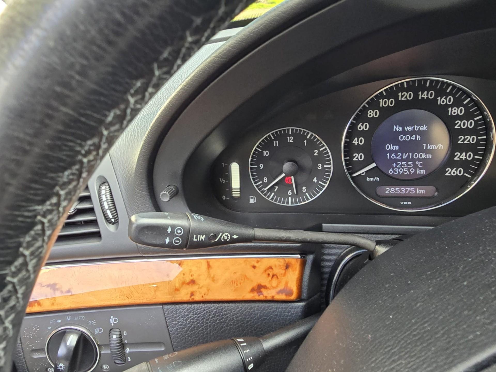 Foto van Mercedes-Benz E 230
