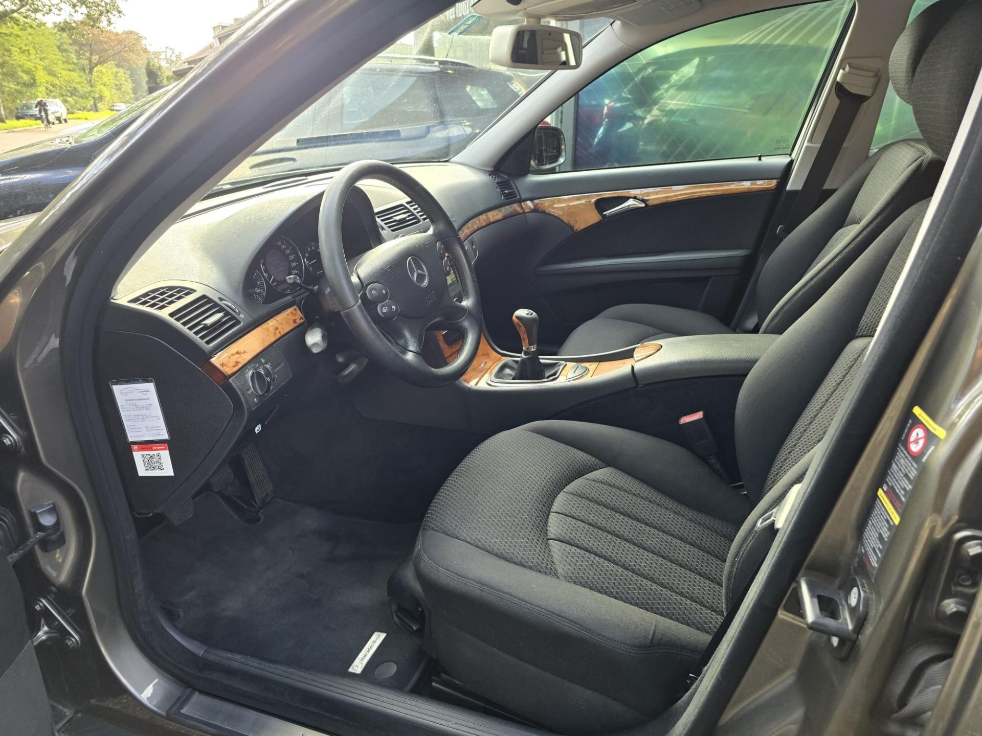 Foto van Mercedes-Benz E 230