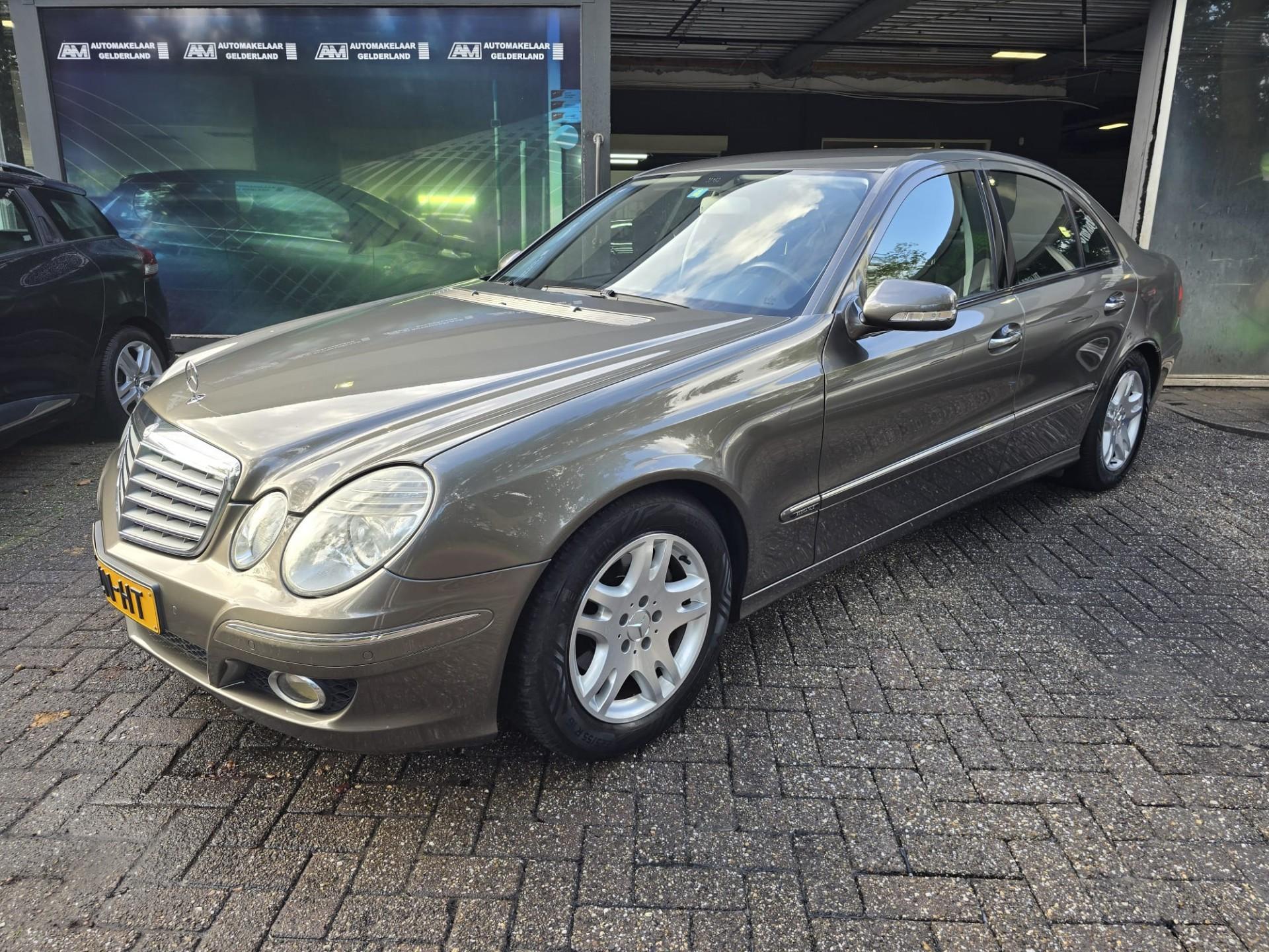 Foto van Mercedes-Benz E 230