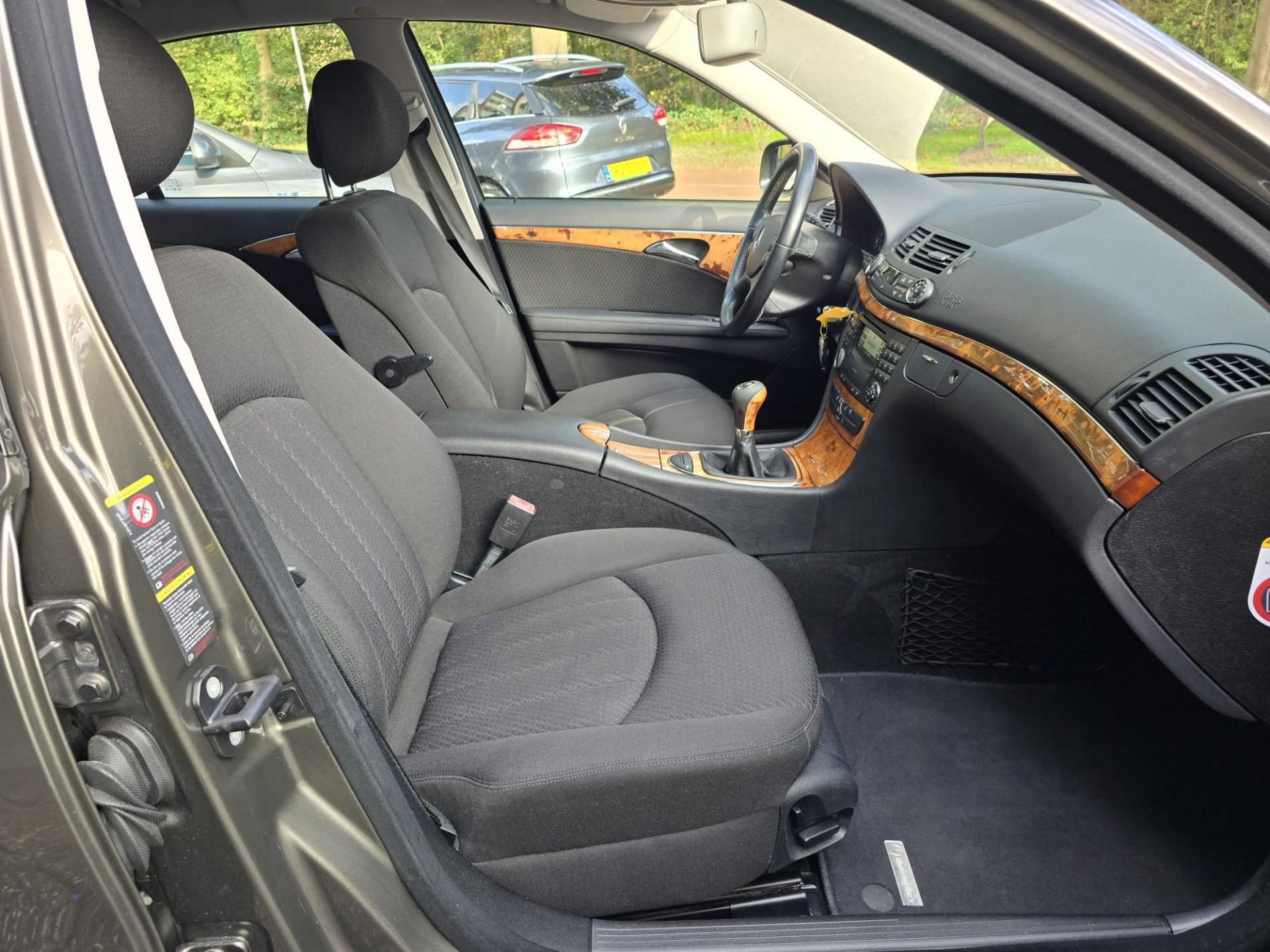 Foto van Mercedes-Benz E 230