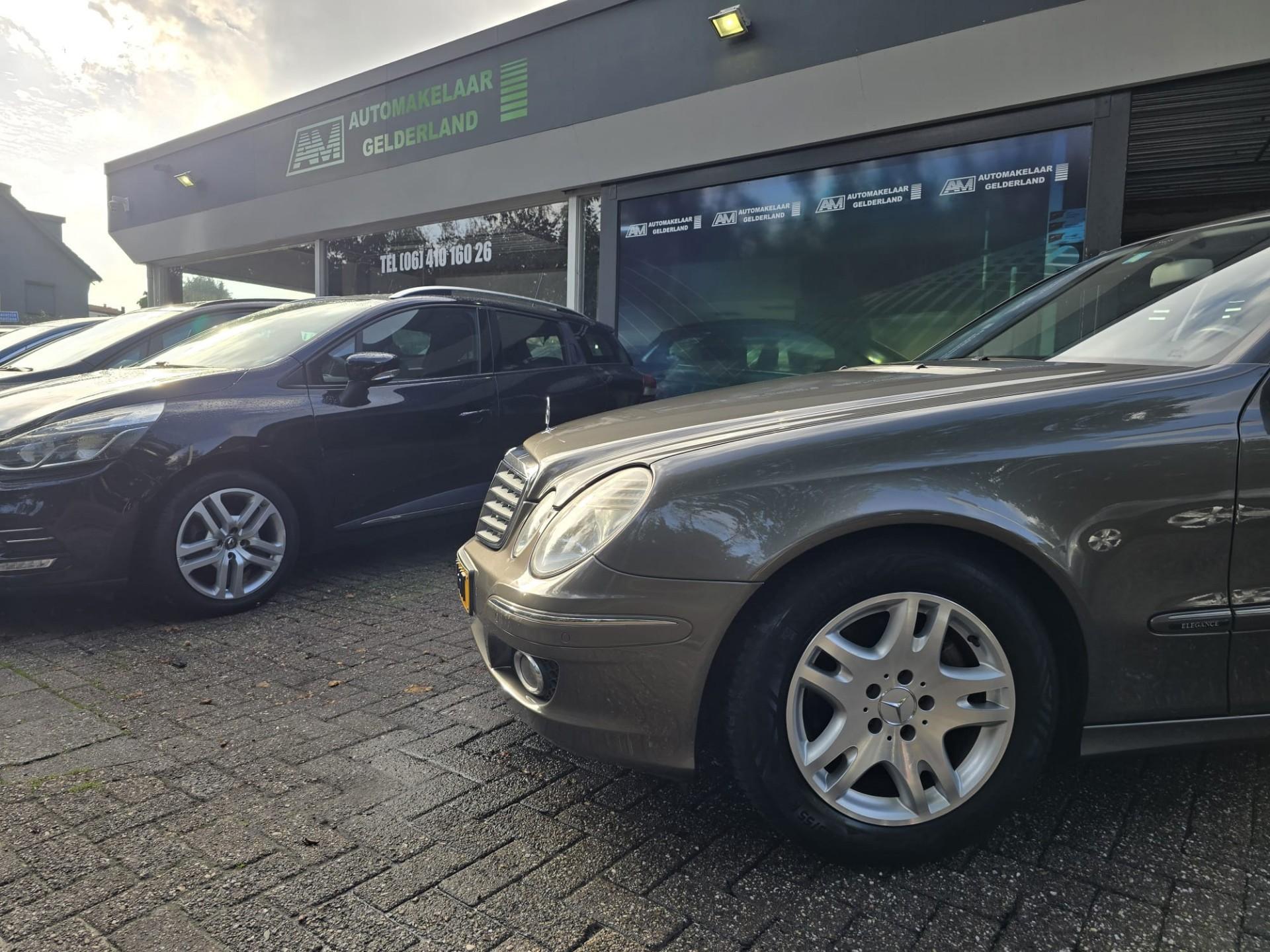 Foto van Mercedes-Benz E 230
