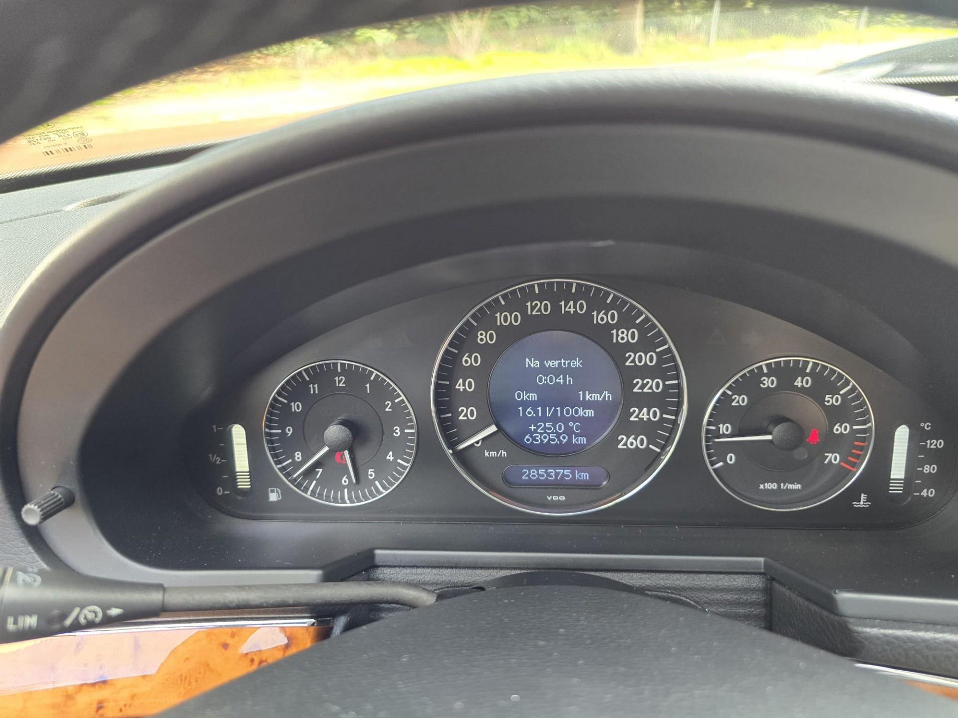 Foto van Mercedes-Benz E 230