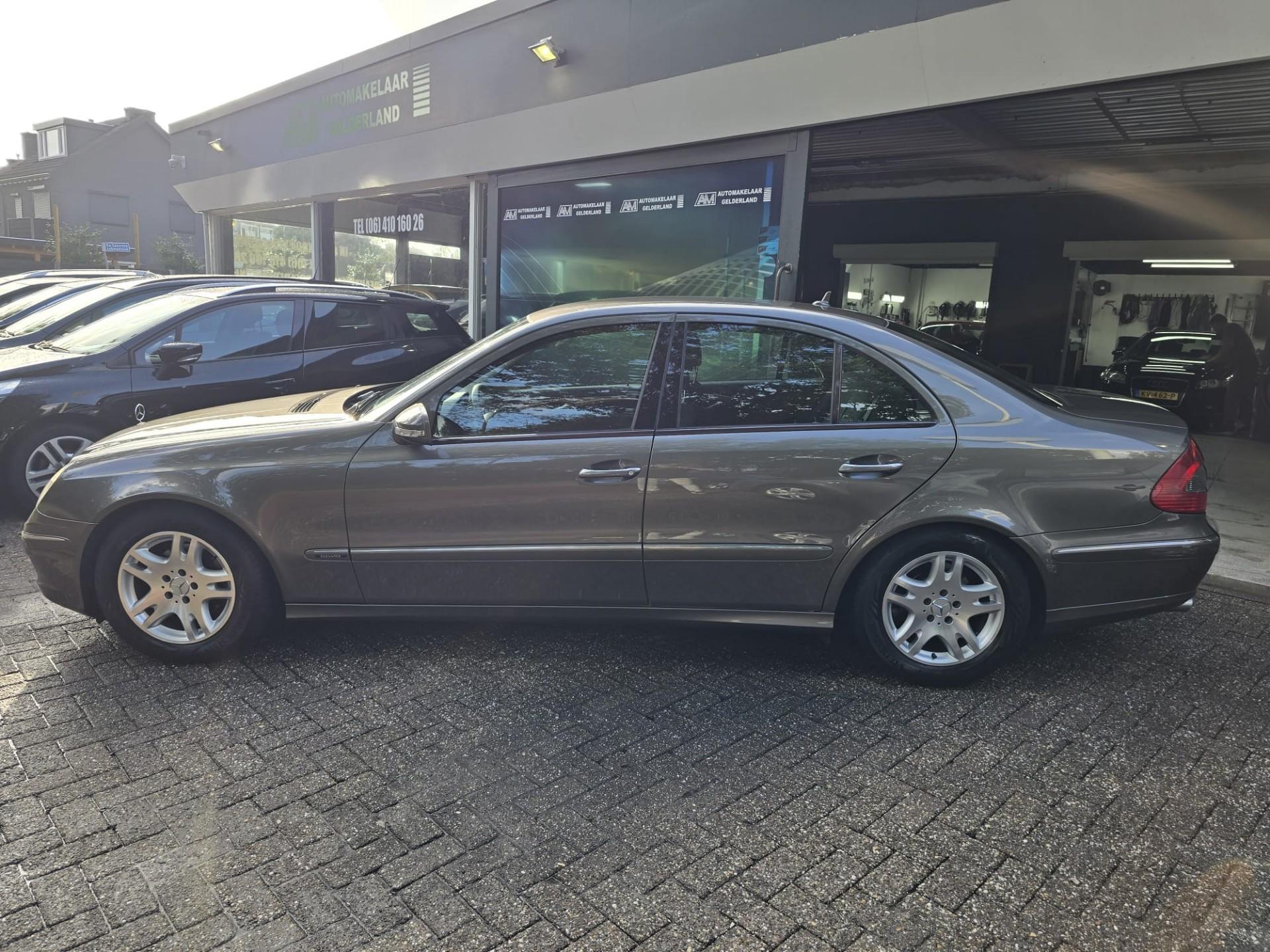 Foto van Mercedes-Benz E 230