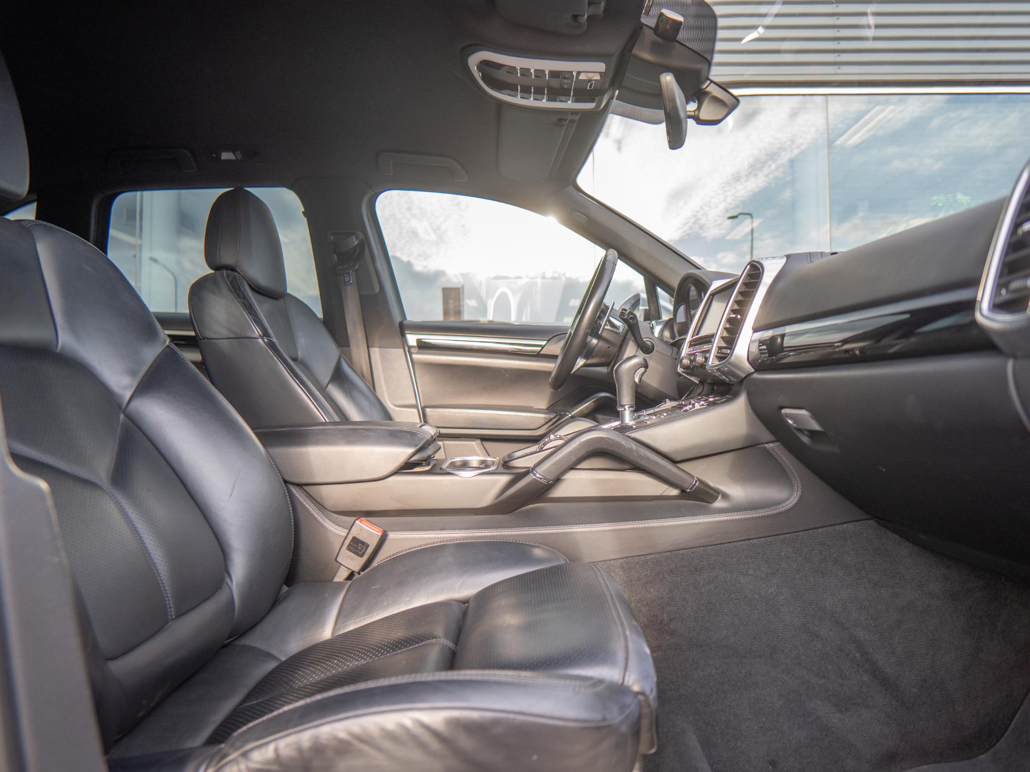 Foto van Porsche Cayenne S E-hybrid