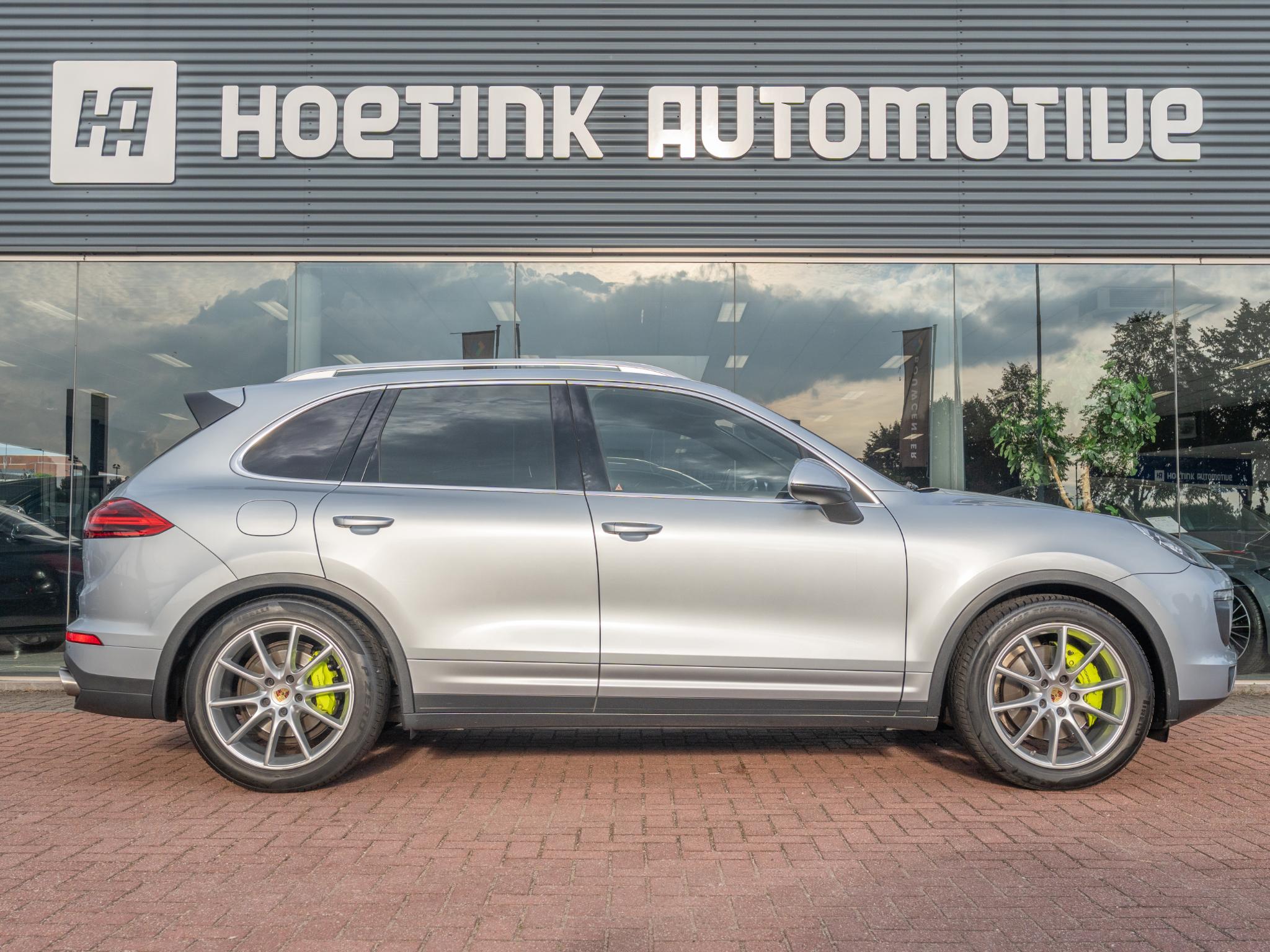 Foto van Porsche Cayenne S E-hybrid