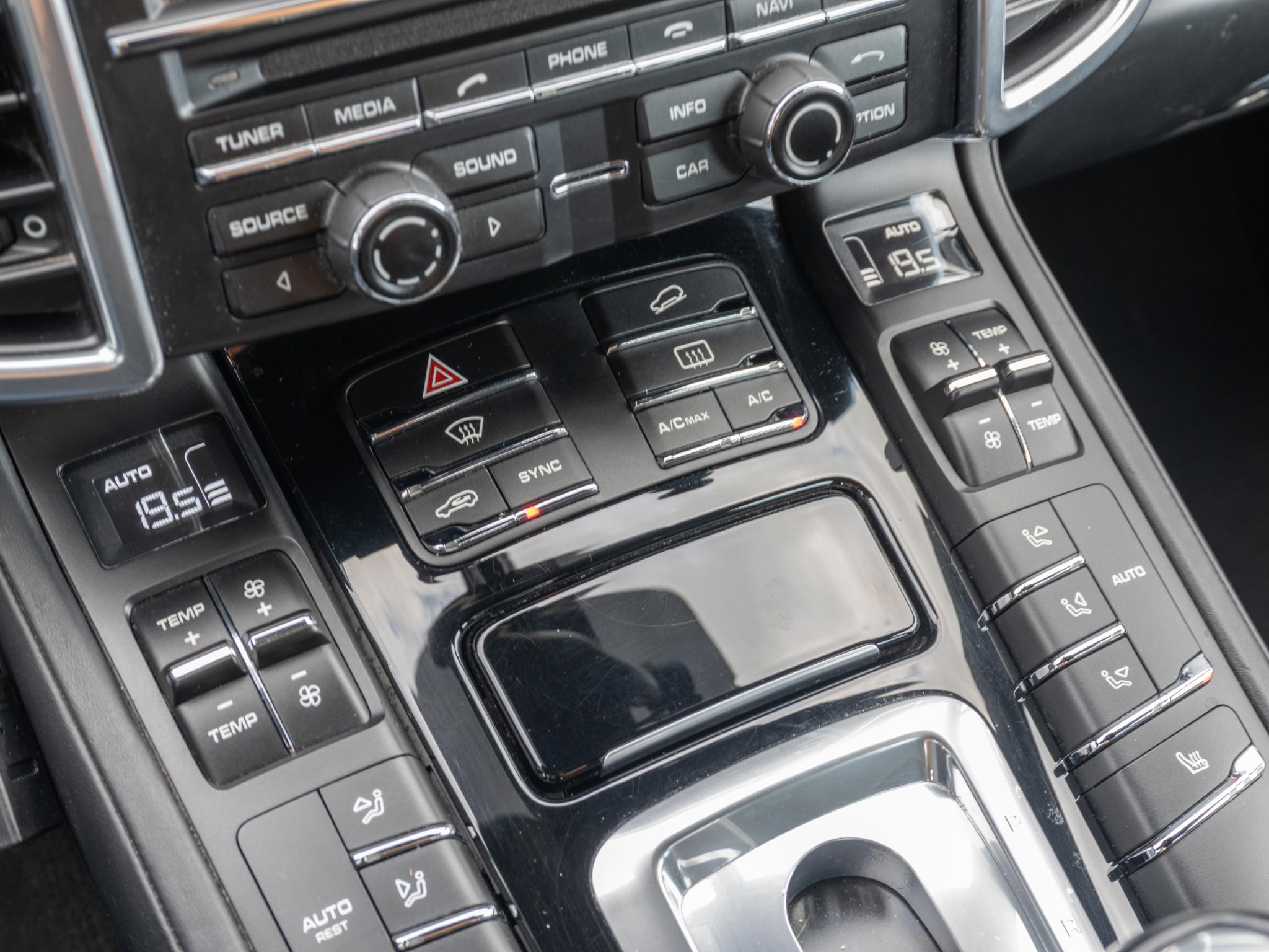 Foto van Porsche Cayenne S E-hybrid