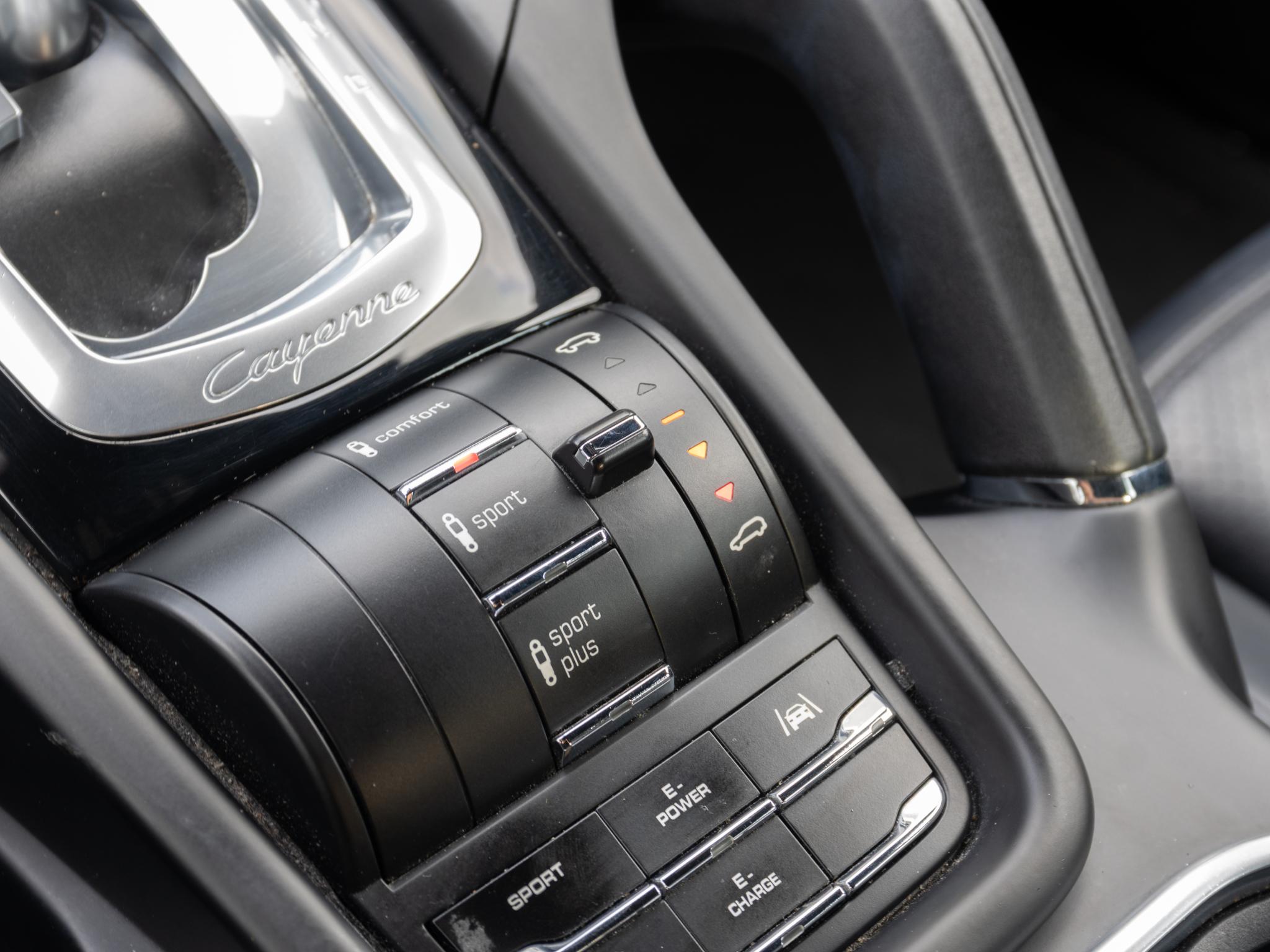 Foto van Porsche Cayenne S E-hybrid