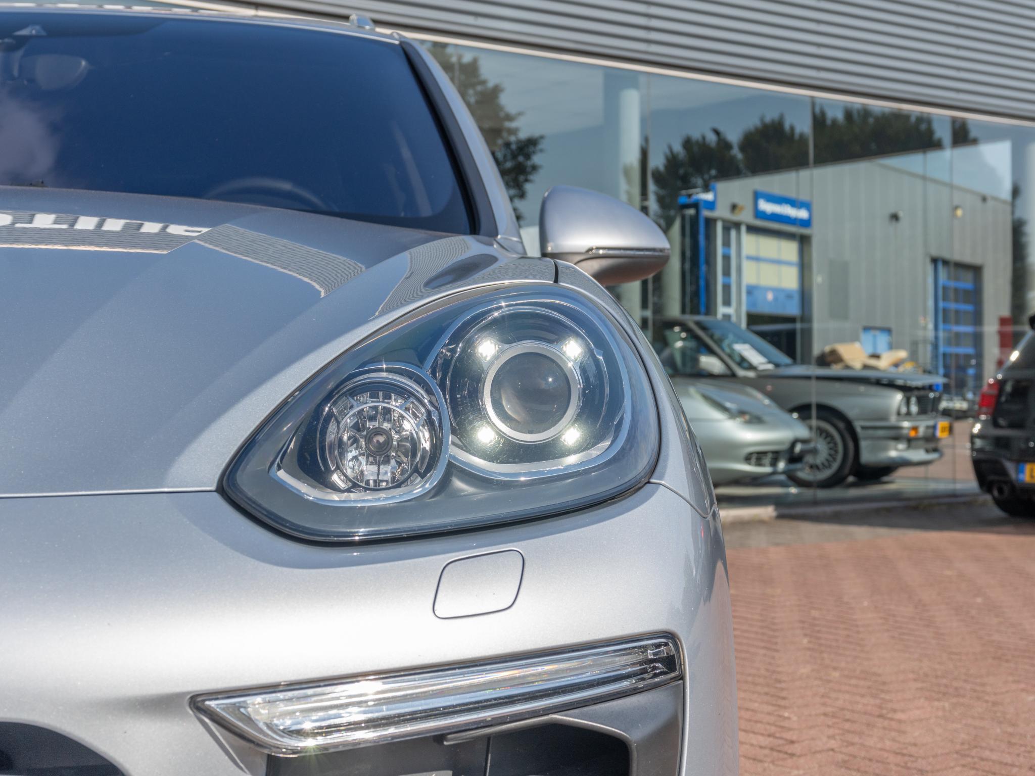 Foto van Porsche Cayenne S E-hybrid
