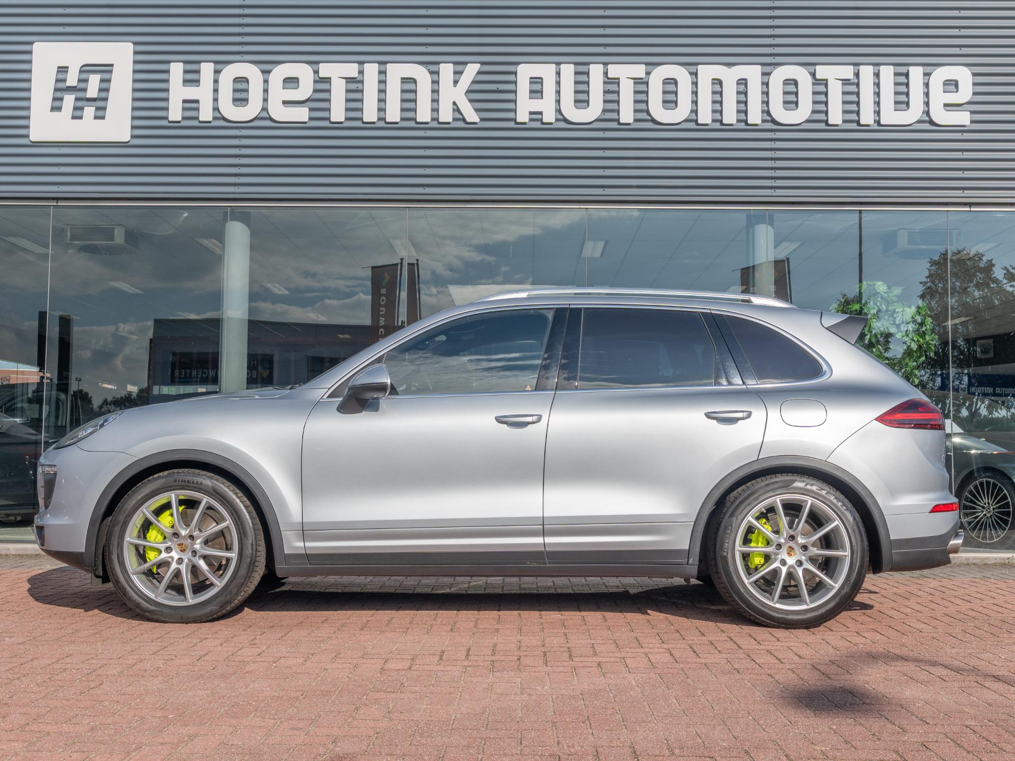 Foto van Porsche Cayenne S E-hybrid
