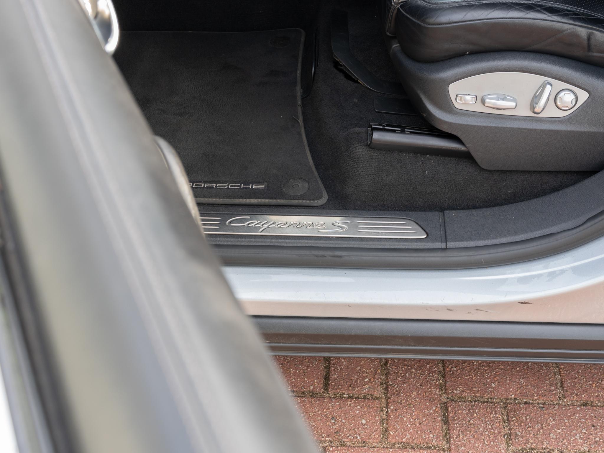 Foto van Porsche Cayenne S E-hybrid