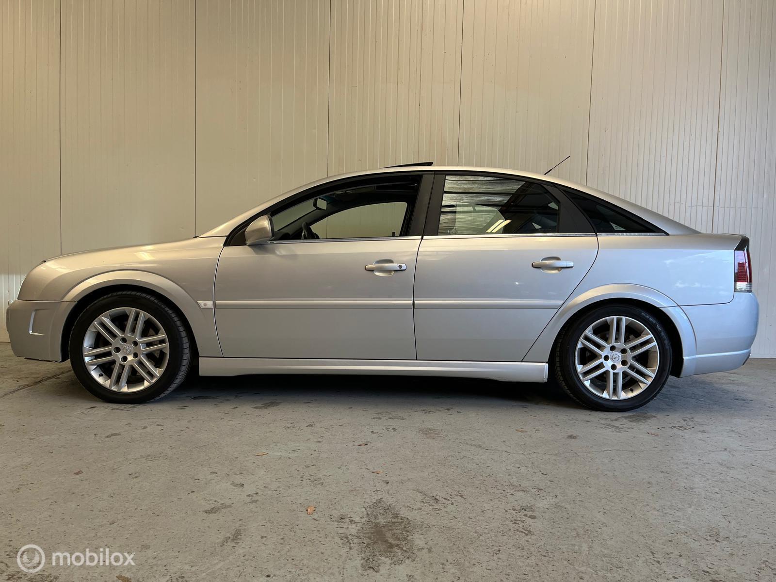 Foto van Opel Vectra GTS