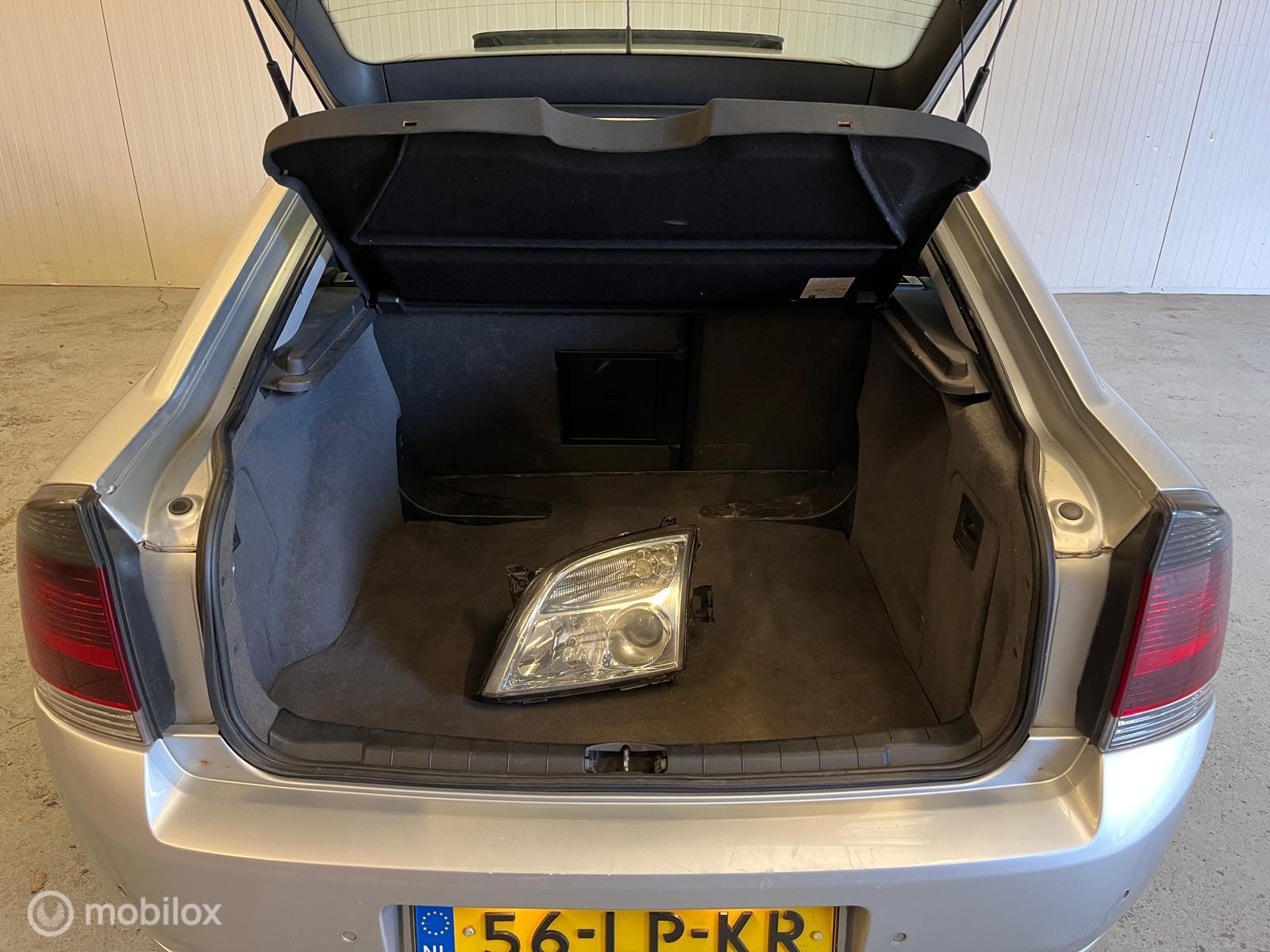 Foto van Opel Vectra GTS
